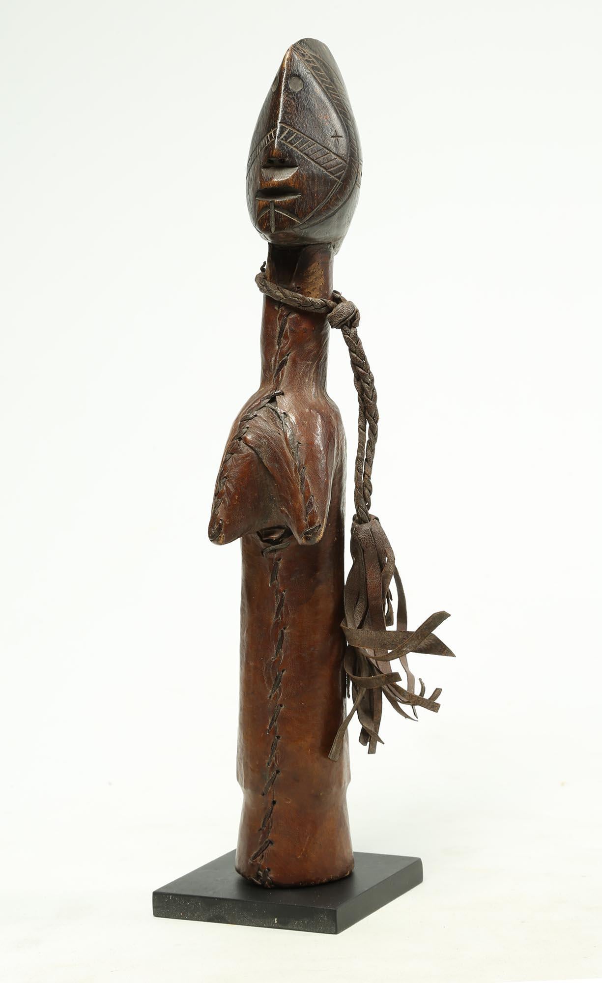 Burkinabe Mossi Doll Burkina Faso, Early 20th Century, Africa Great Stylized Face Leather For Sale