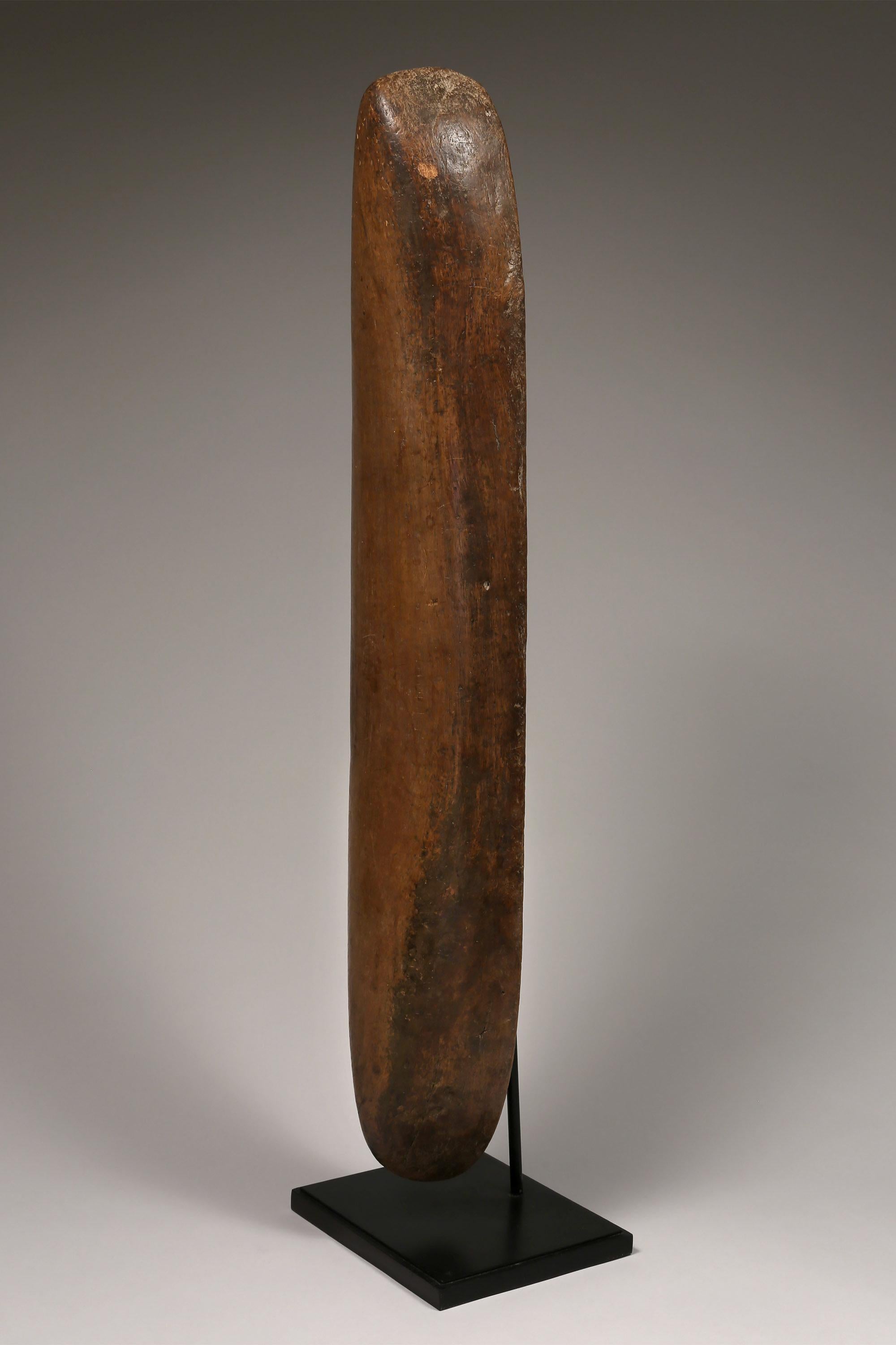 Mossi wood headrest from Burkina Faso, early 20th century.