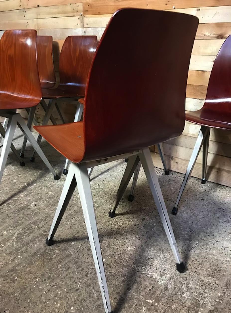 Métal Most Sought After Paghold Industrial Retro Metal Bendwood Chair Set of 6 Chairs en vente