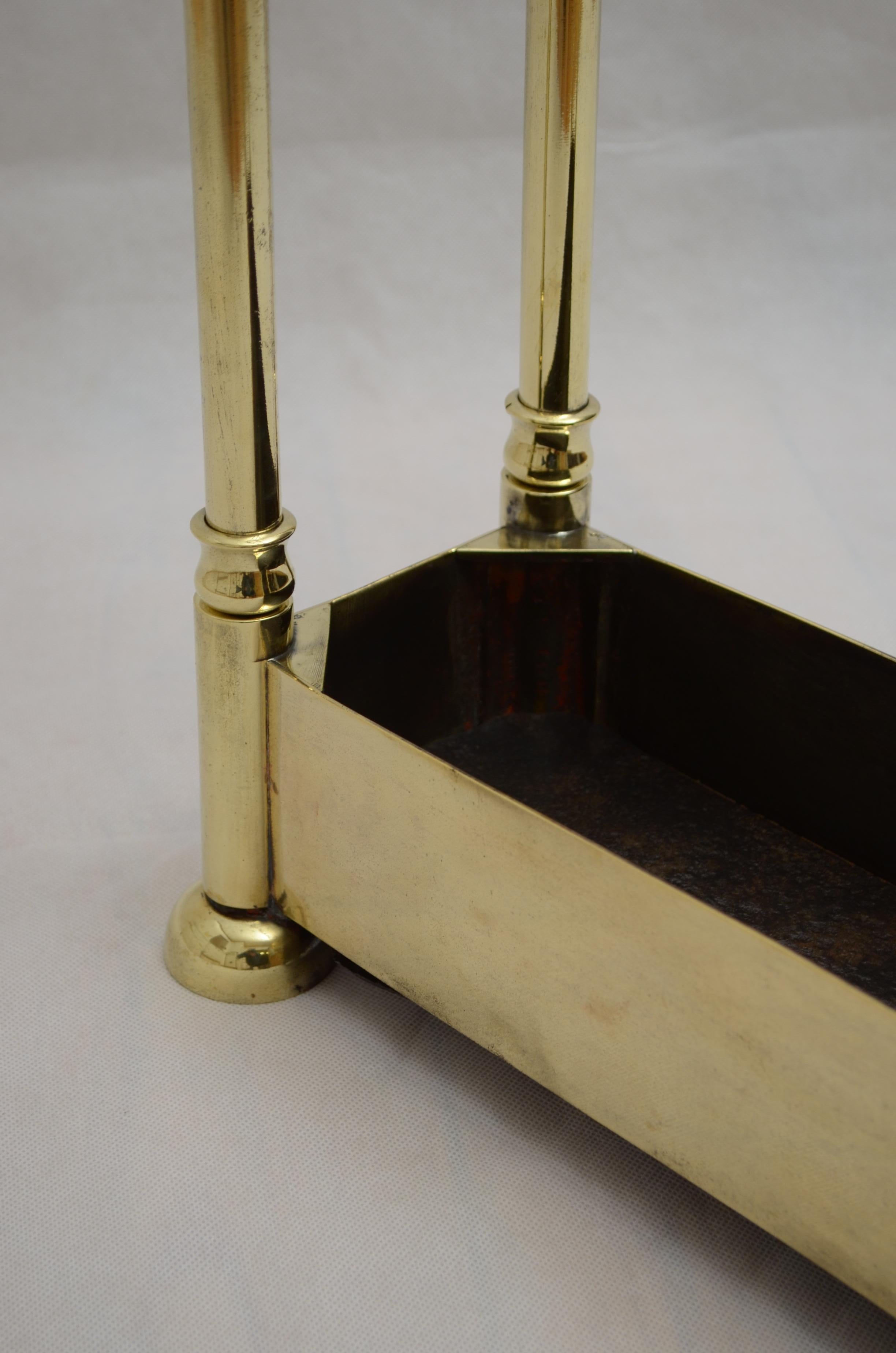 Most Unusual and Very Stylish Antique Brass Umbrella Stand en vente 3