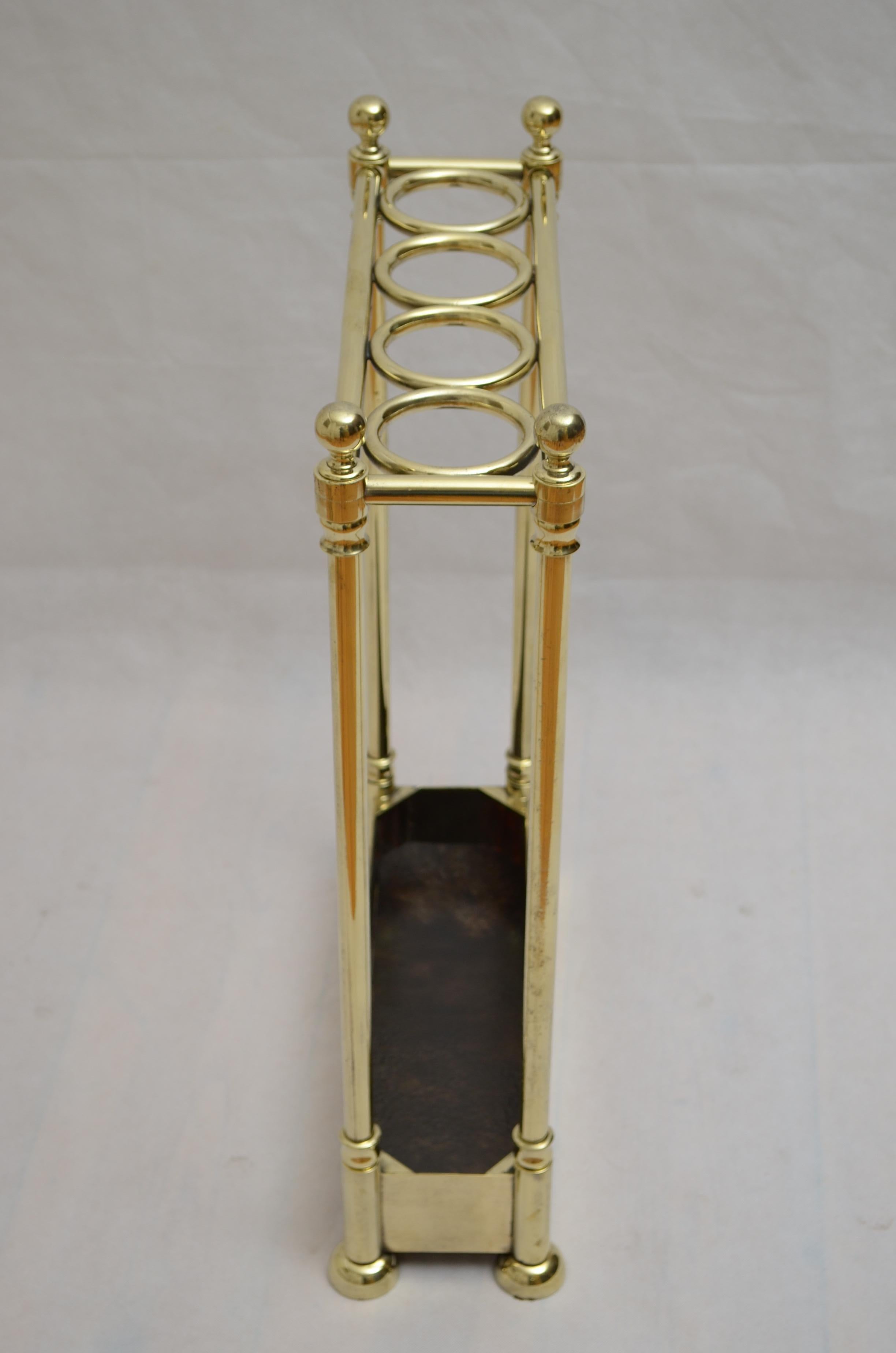Victorien Most Unusual and Very Stylish Antique Brass Umbrella Stand en vente