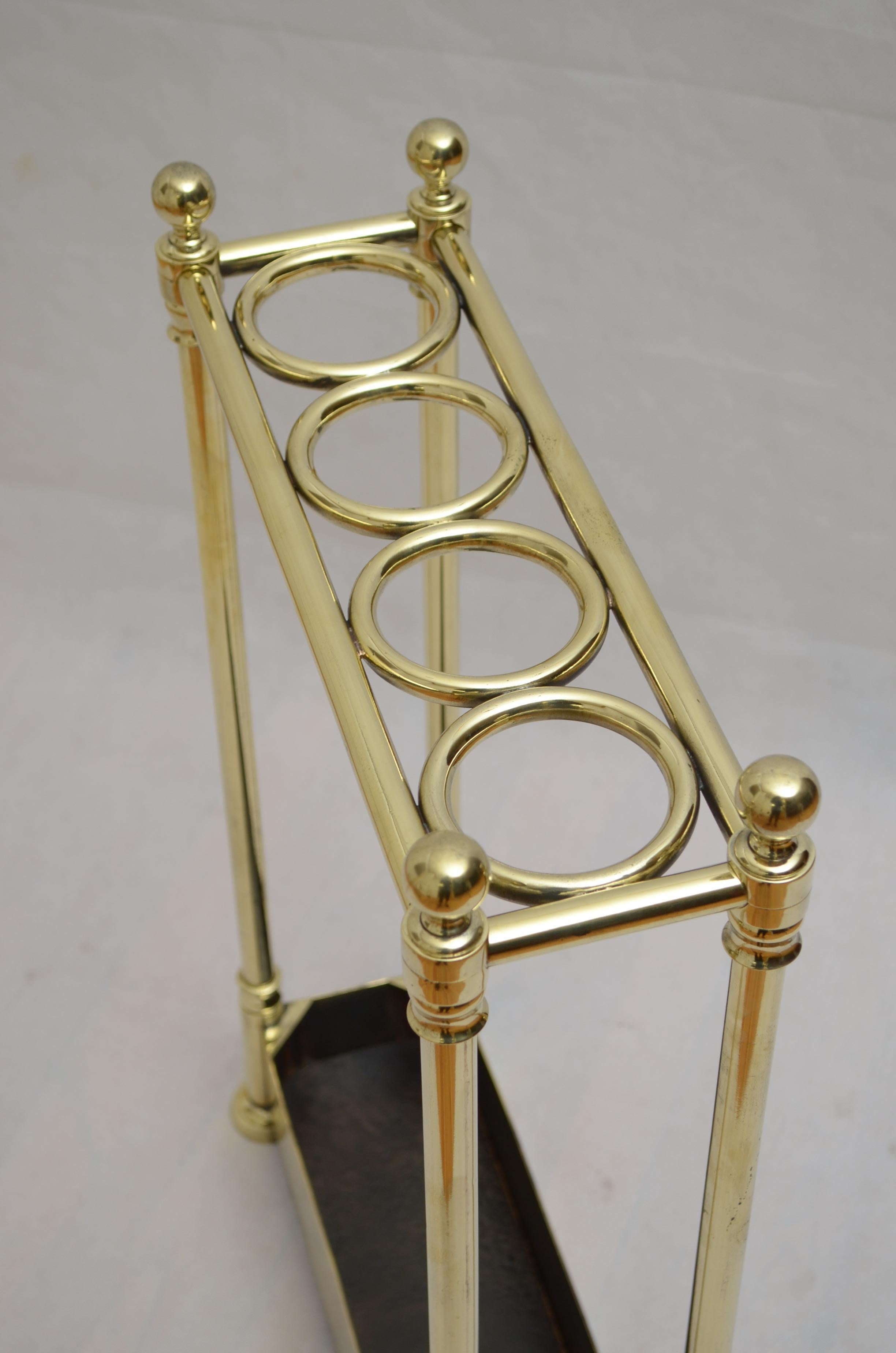 XIXe siècle Porte-parapluies en laiton antique très insolite et très élégant en vente