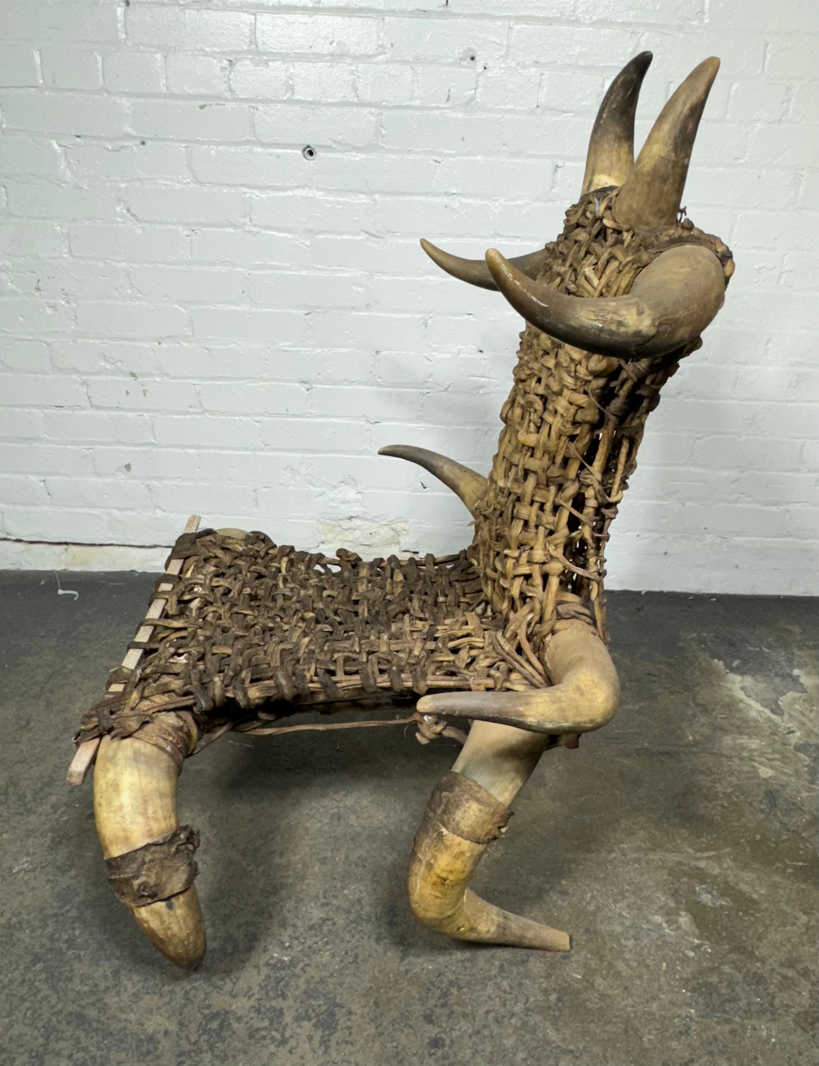 Adirondack Chaise d'appoint / Art / Sculpture en corne et peau de buffle Antiques très inhabituelles en vente