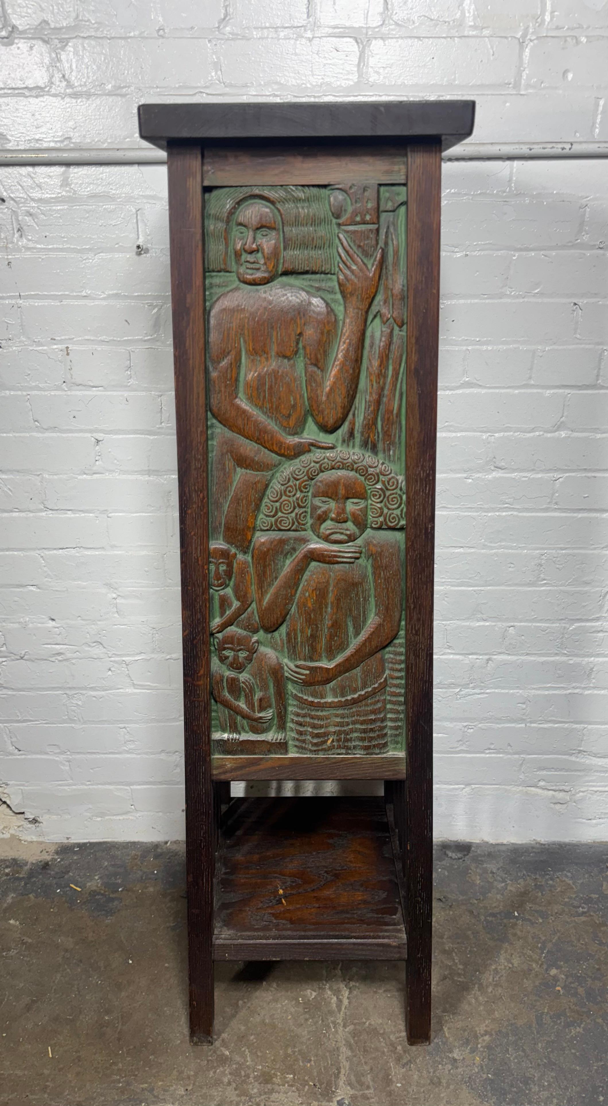 Inconnu Stand Arts & Crafts très inhabituel avec panneaux sculptés Art Deco hawaïen en vente