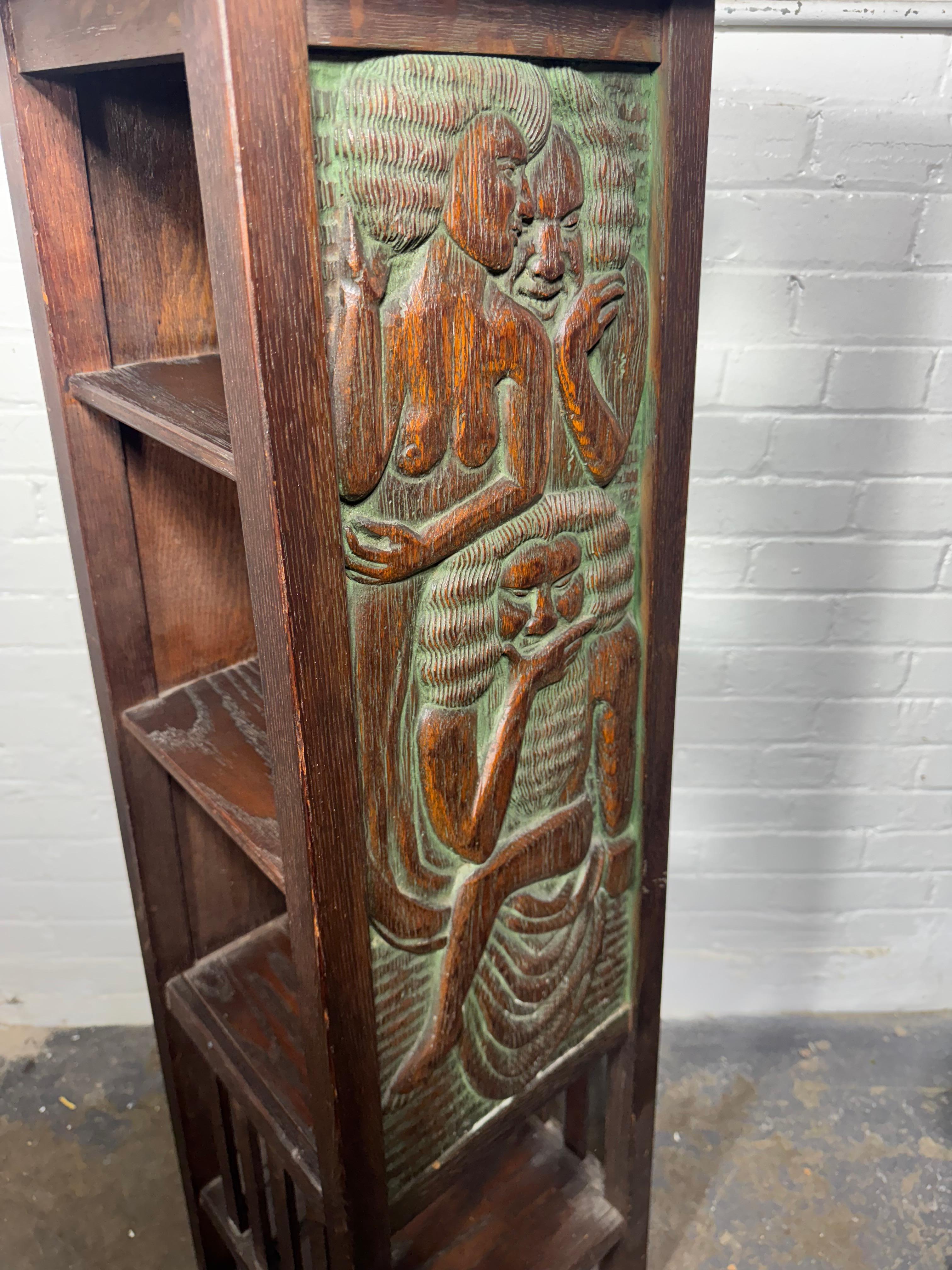 Chêne Stand Arts & Crafts très inhabituel avec panneaux sculptés Art Deco hawaïen en vente