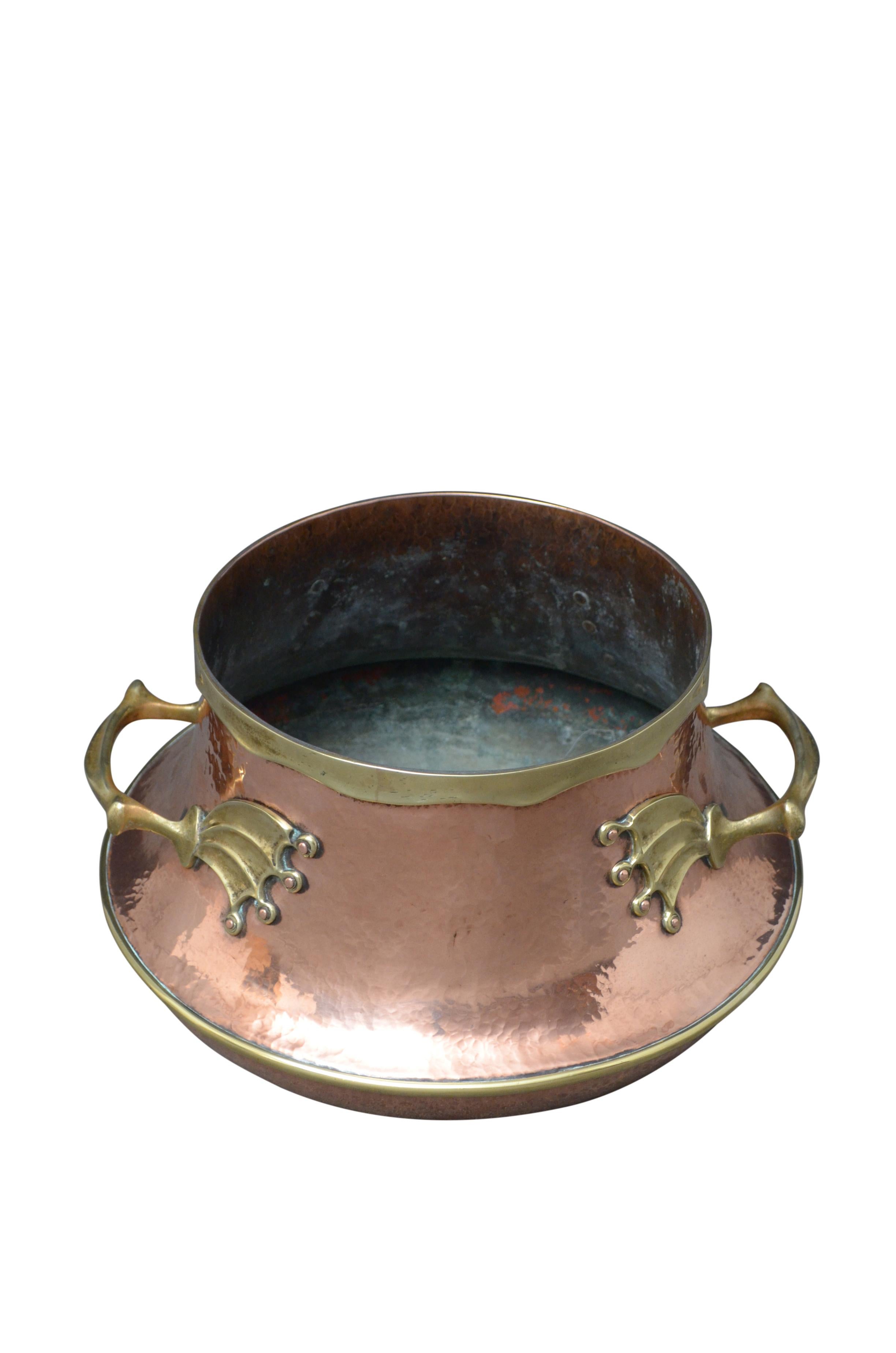 Anglais Vase de jardinière en cuivre et laiton de style victorien très inhabituel en vente