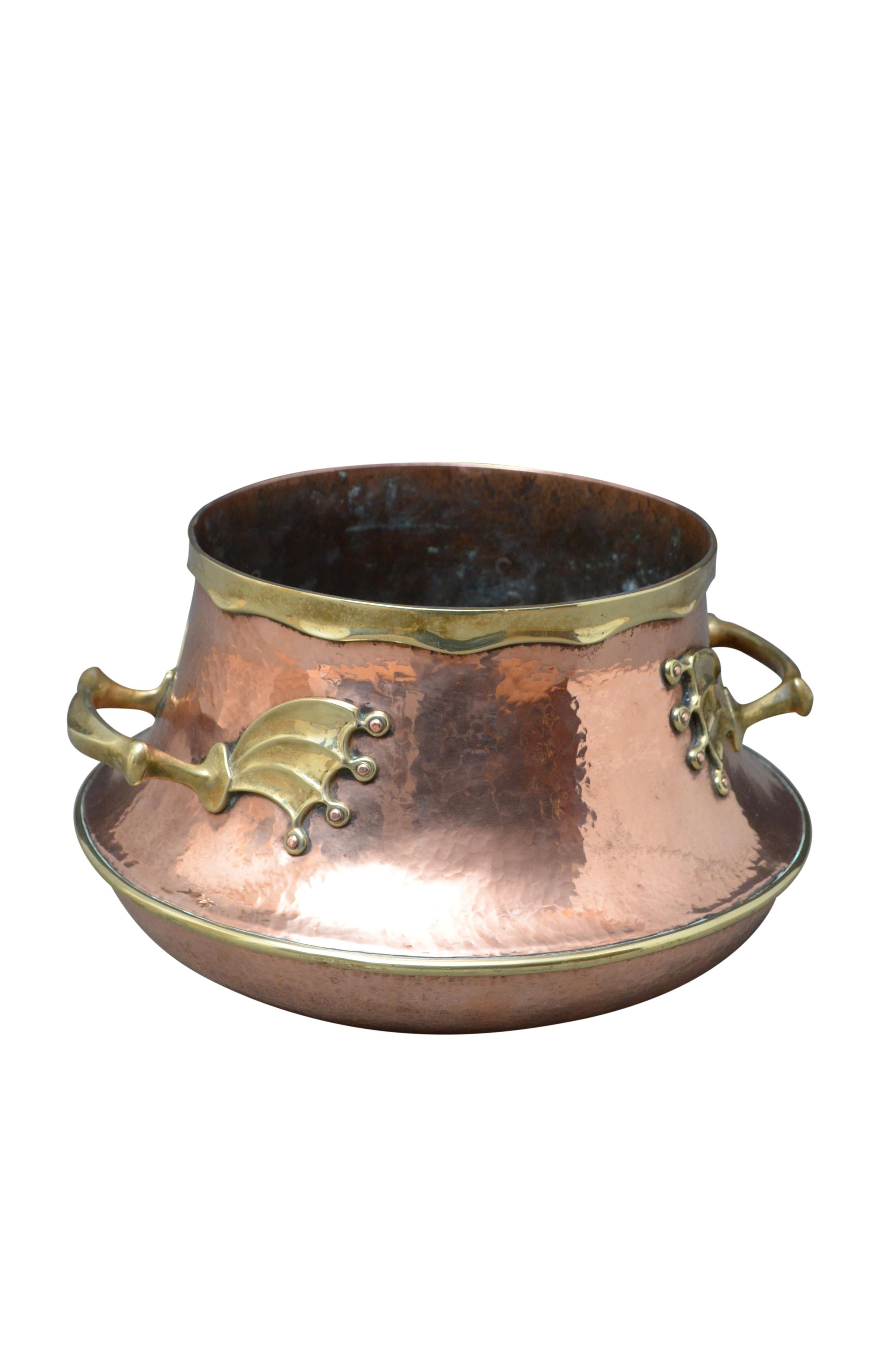 Vase de jardinière en cuivre et laiton de style victorien très inhabituel Bon état - En vente à High Peak, GB