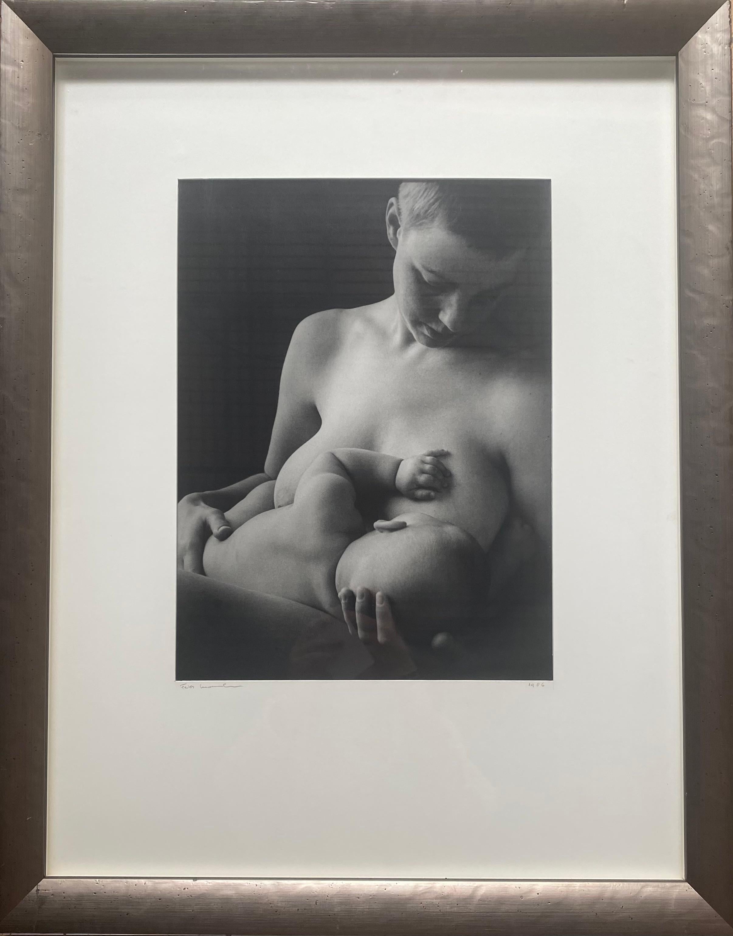 Mother and Child, Fritz Monshouwer Silver Print In Good Condition For Sale In Saint ouen, FR