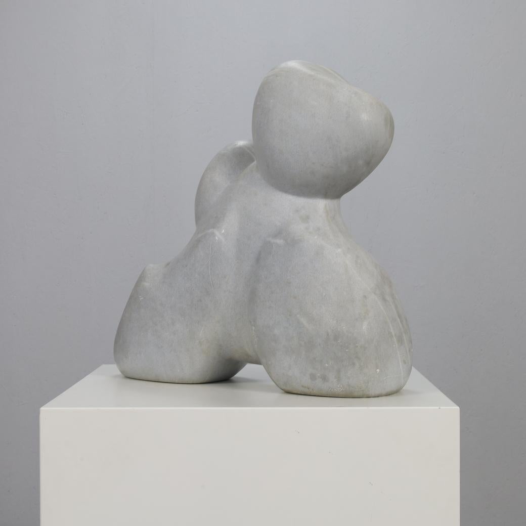 Mère et Child - Sculpture en marbre de Mario Orsogna Bon état - En vente à DE KWAKEL, NL