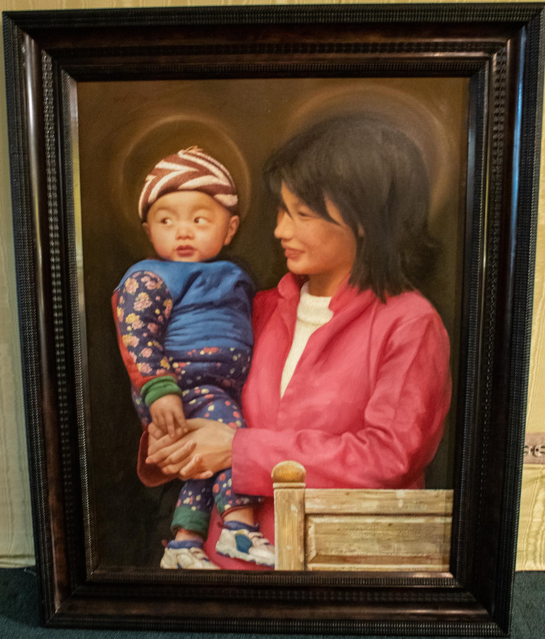 Oiled Mother and Child Portrait Oil Painting by Chinese Painter, Yanzhou Xu For Sale