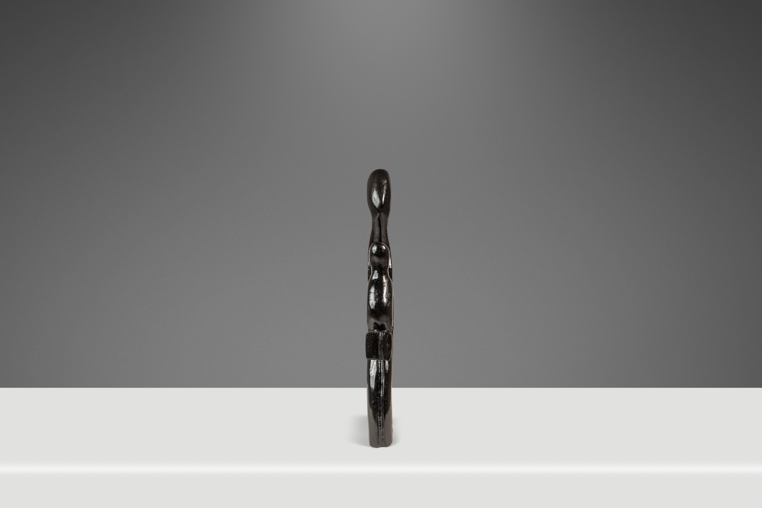 Mid-Century Modern Sculpture humanoïde mère & Child sculptée dans de l'acajou, Afrique de l'Ouest, c.C. 1970 en vente