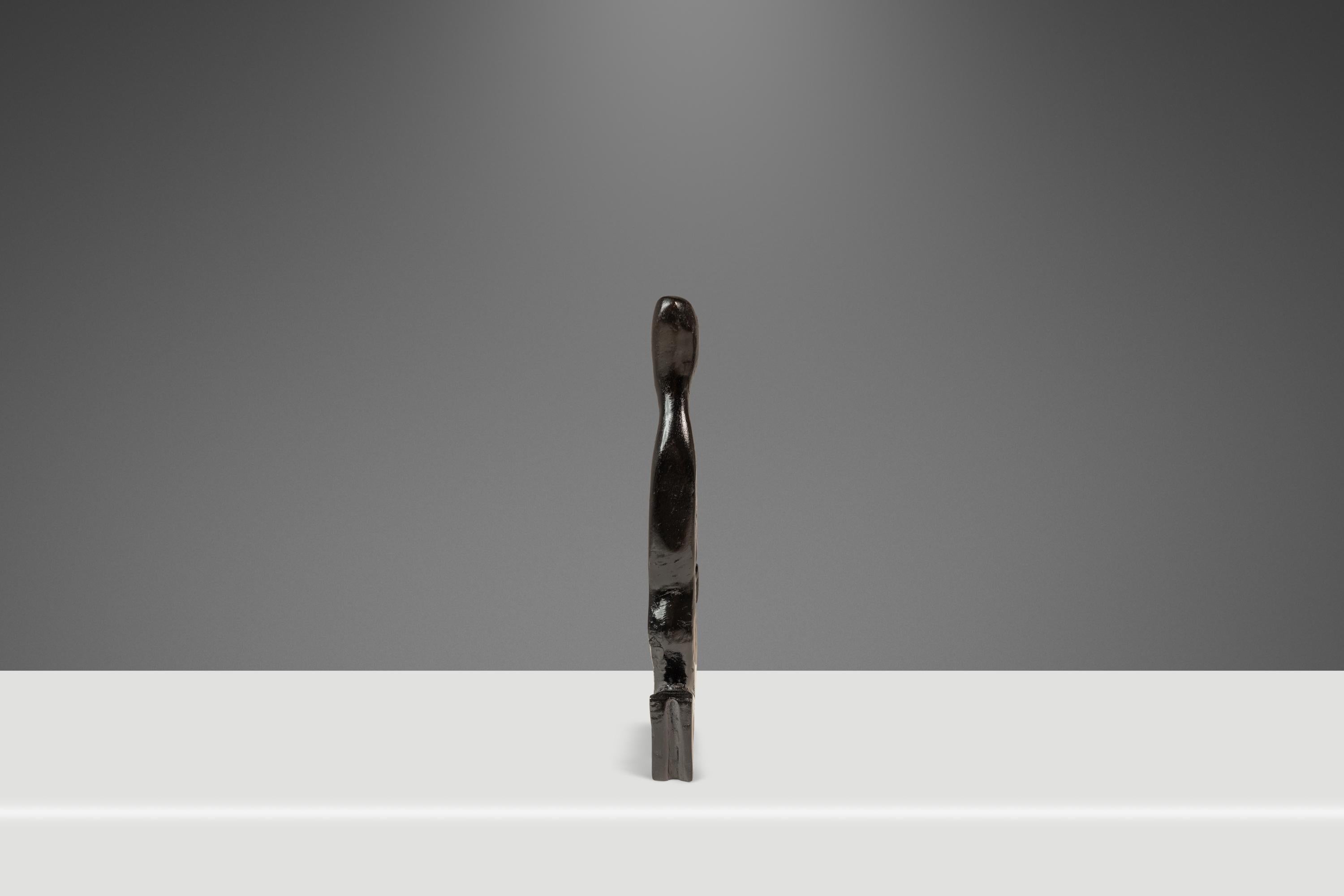 Sculpture humanoïde mère & Child sculptée dans de l'acajou, Afrique de l'Ouest, c.C. 1970 en vente 1