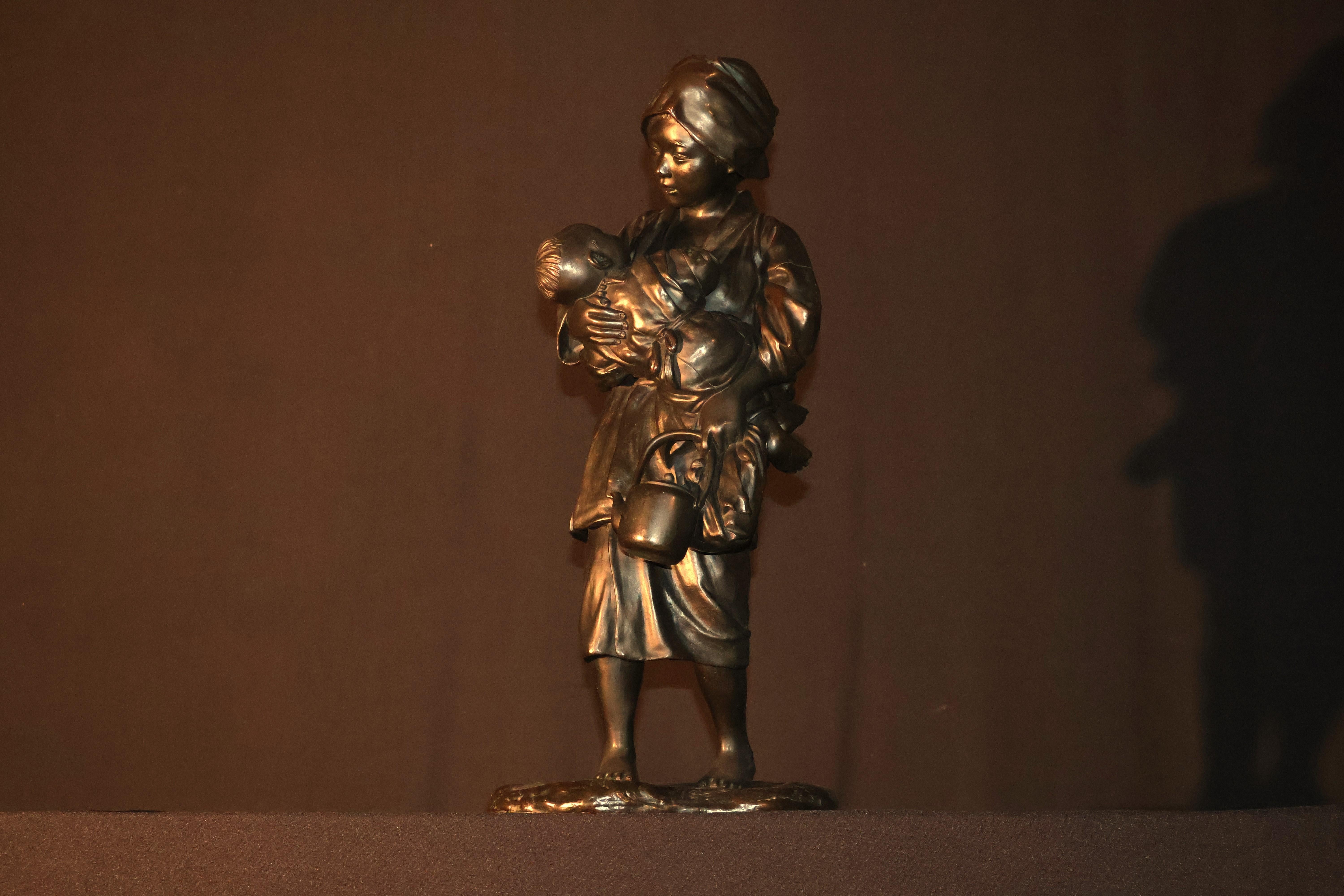 Mother & Child - Bronzo giapponese del periodo Meiji in vendita 5