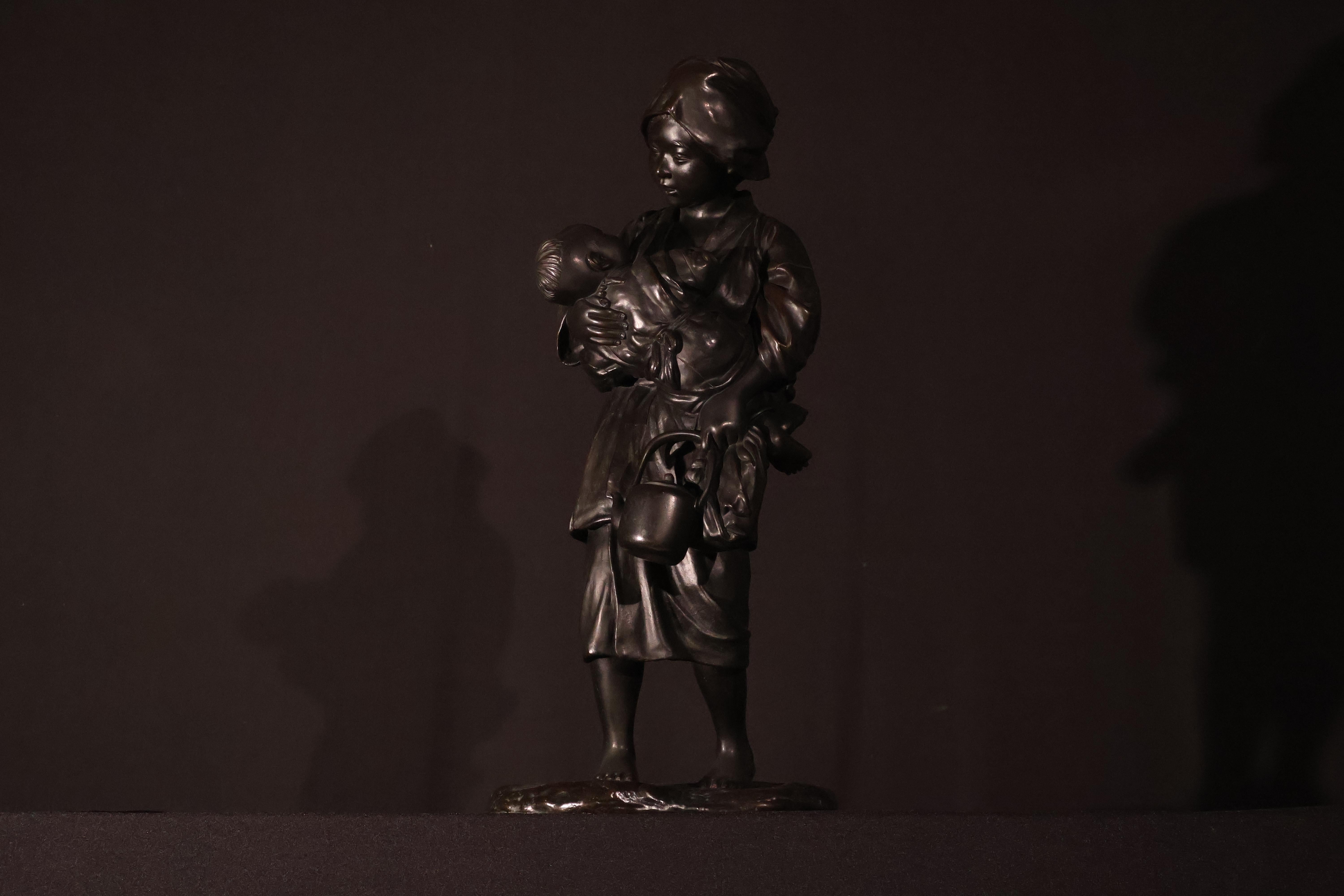 Mother & Child - Bronzo giapponese del periodo Meiji in vendita 6