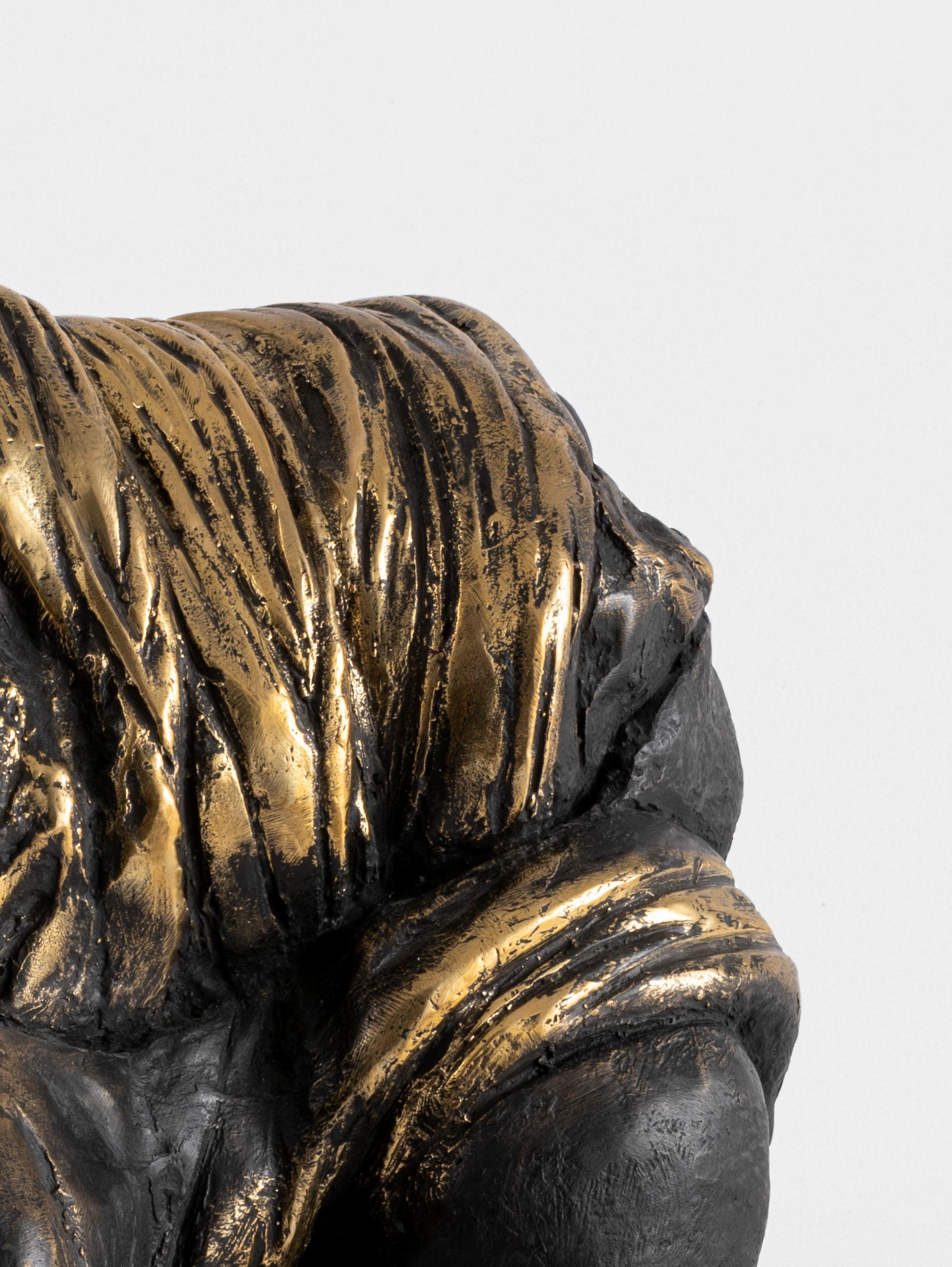 Italian Mother, contemporary sculpure in cast bronze, black patina For Sale