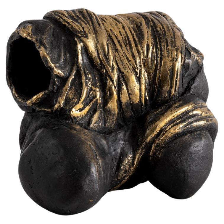 Mère, sculpture contemporaine en fonte de bronze, patine noire.