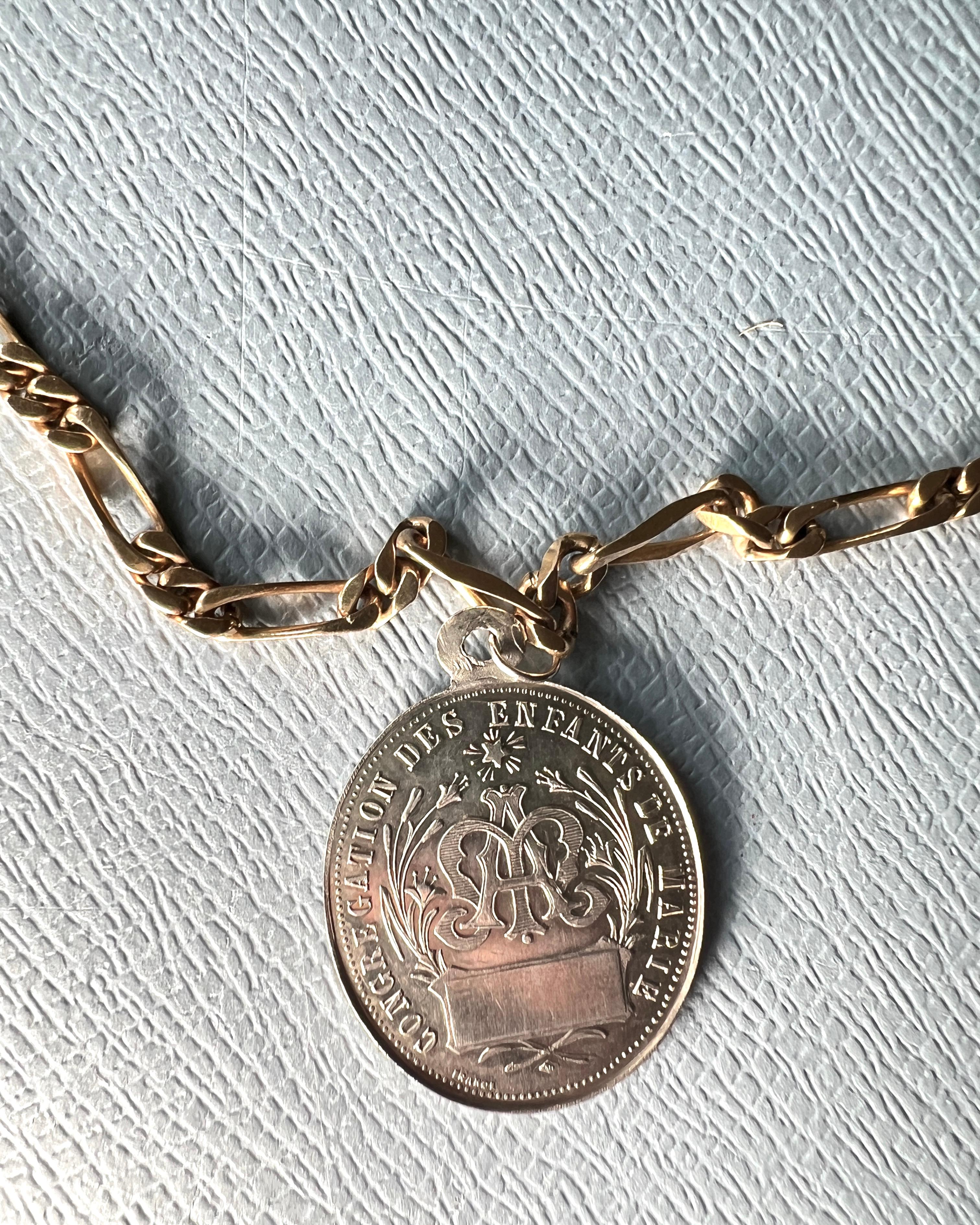Vintage French Silver Virgin Mary Medal Necklace Gold-Plated Figaro Chain For Sale 5