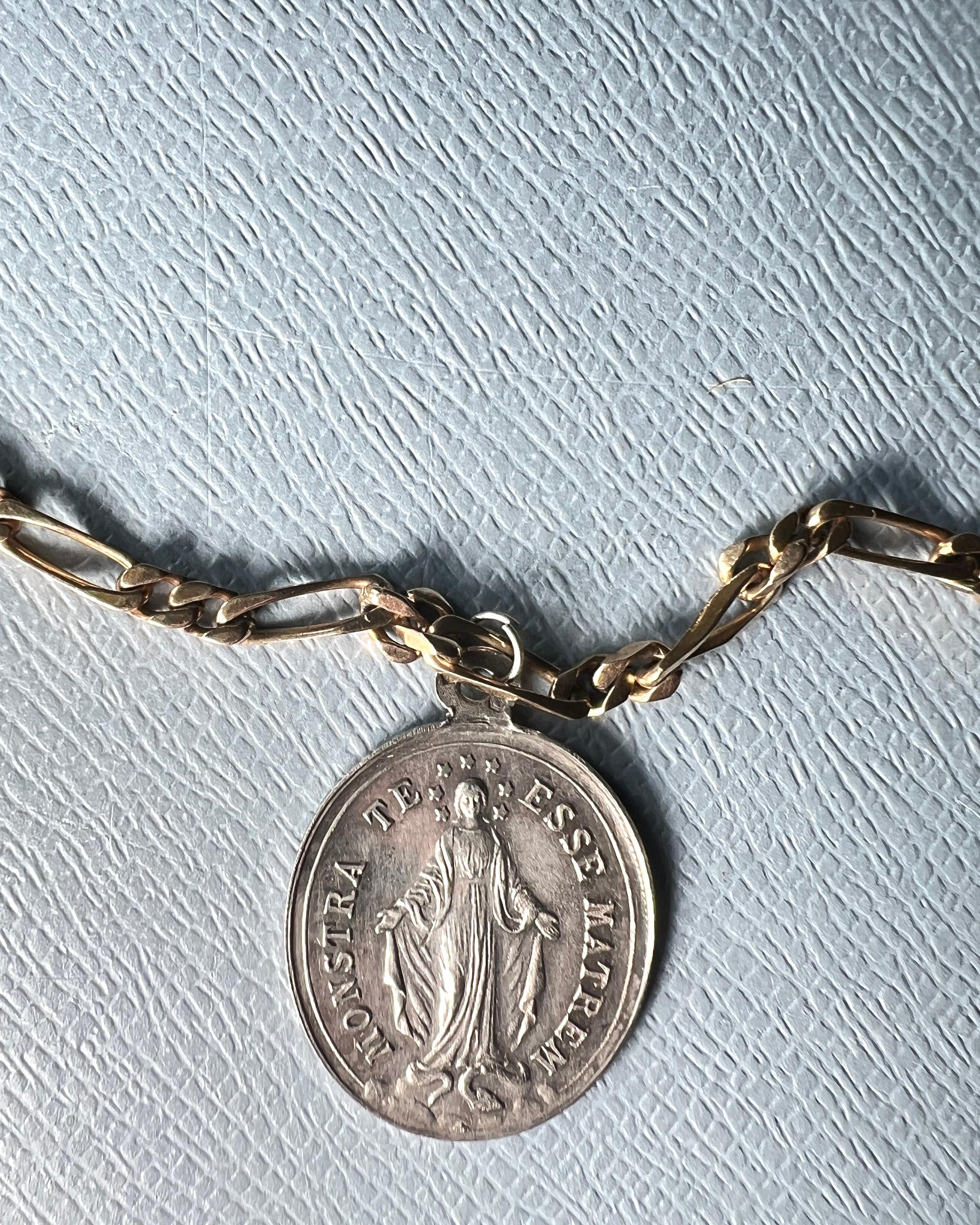 Early Victorian Vintage French Silver Virgin Mary Medal Necklace Gold-Plated Figaro Chain For Sale