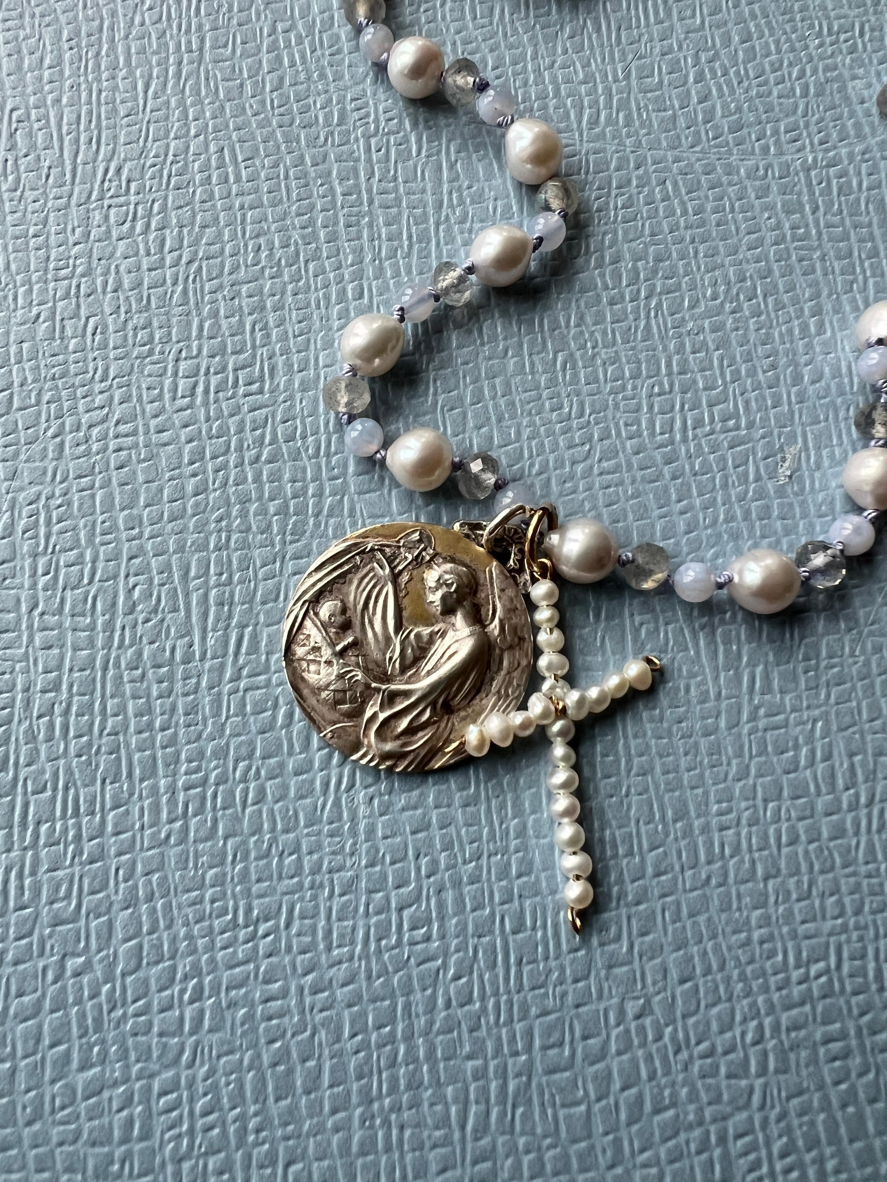 Round Cut Mother Medal White Pearl Cross Labradorite Bead Choker Necklace Pendant