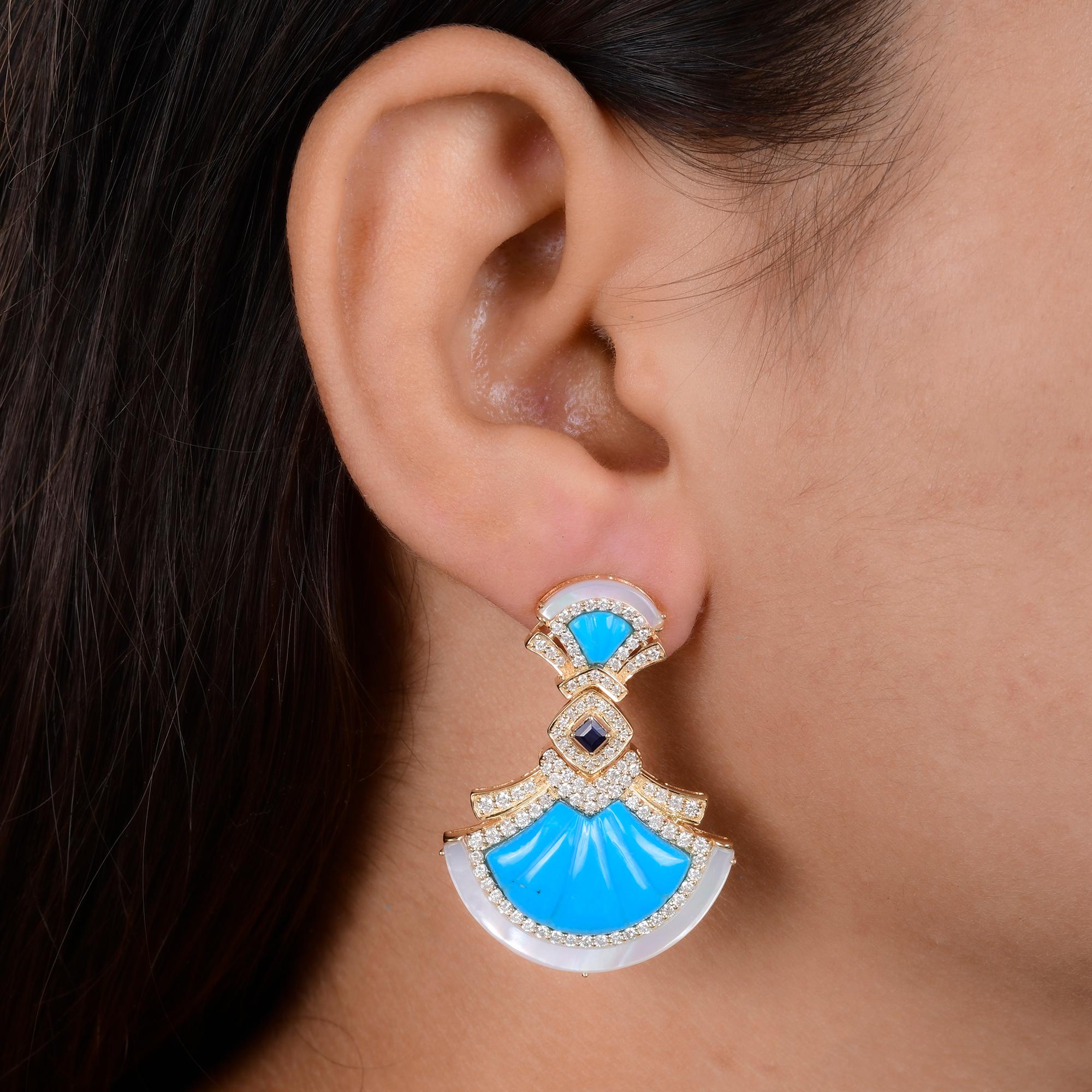 Détails :-
Code de l'article :- SEE-14920 (14k)
Poids brut :- 12.92 gm
Or jaune 14k Poids :- 9.54 gm
Poids du diamant naturel :- 1.58 Ct. ( DIAMANT MOYEN DE PURETÉ SI1-SI2 ET DE COULEUR H-I )
Turquoise, saphir bleu et nacre Poids :- 15,34 ct.
Taille