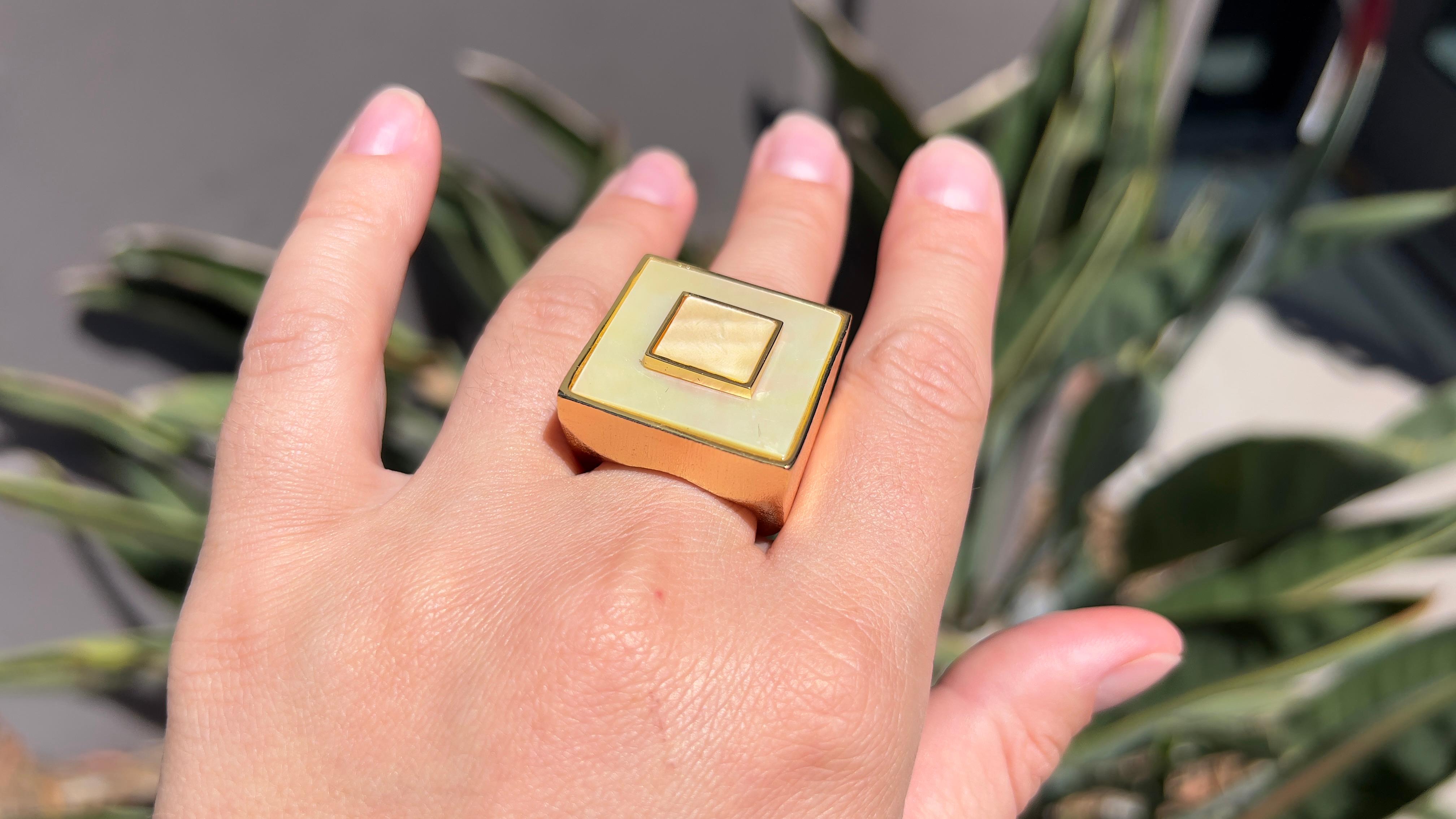 Mother of Pearl 18K Gold Plated Ring Italian Made In New Condition For Sale In Carlsbad, CA