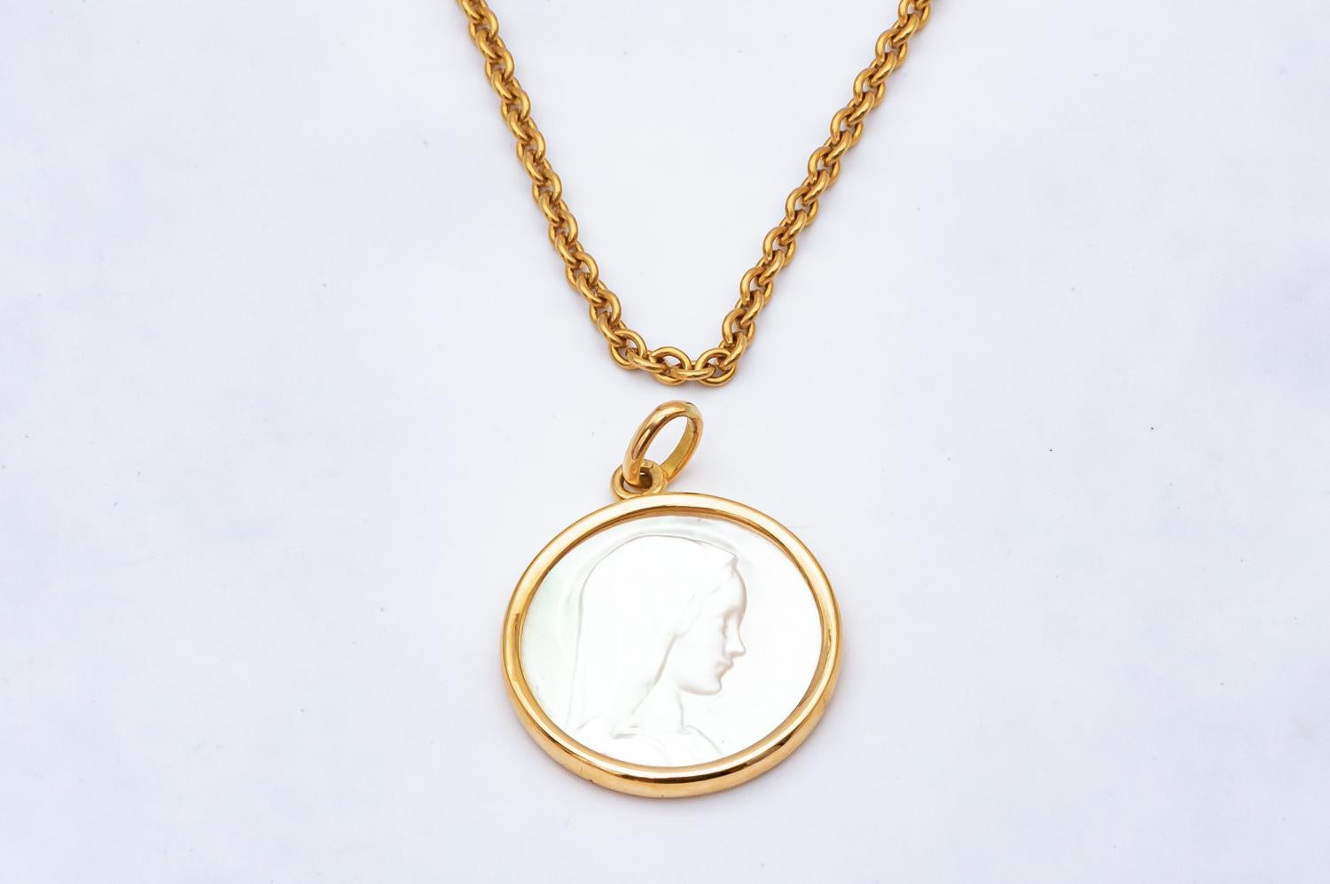 Artisan Mother-of-Pearl and 18K Yellow Gold Young Virgin Medal