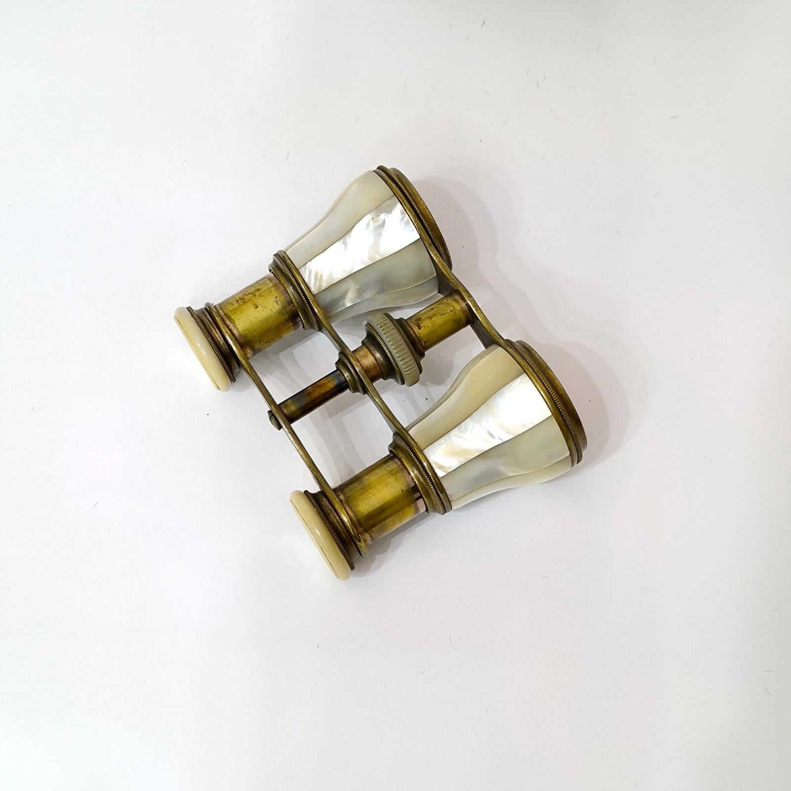 Mother of Pearl and Brass French Opera Binoculars With Leather Case France 1920s For Sale 3