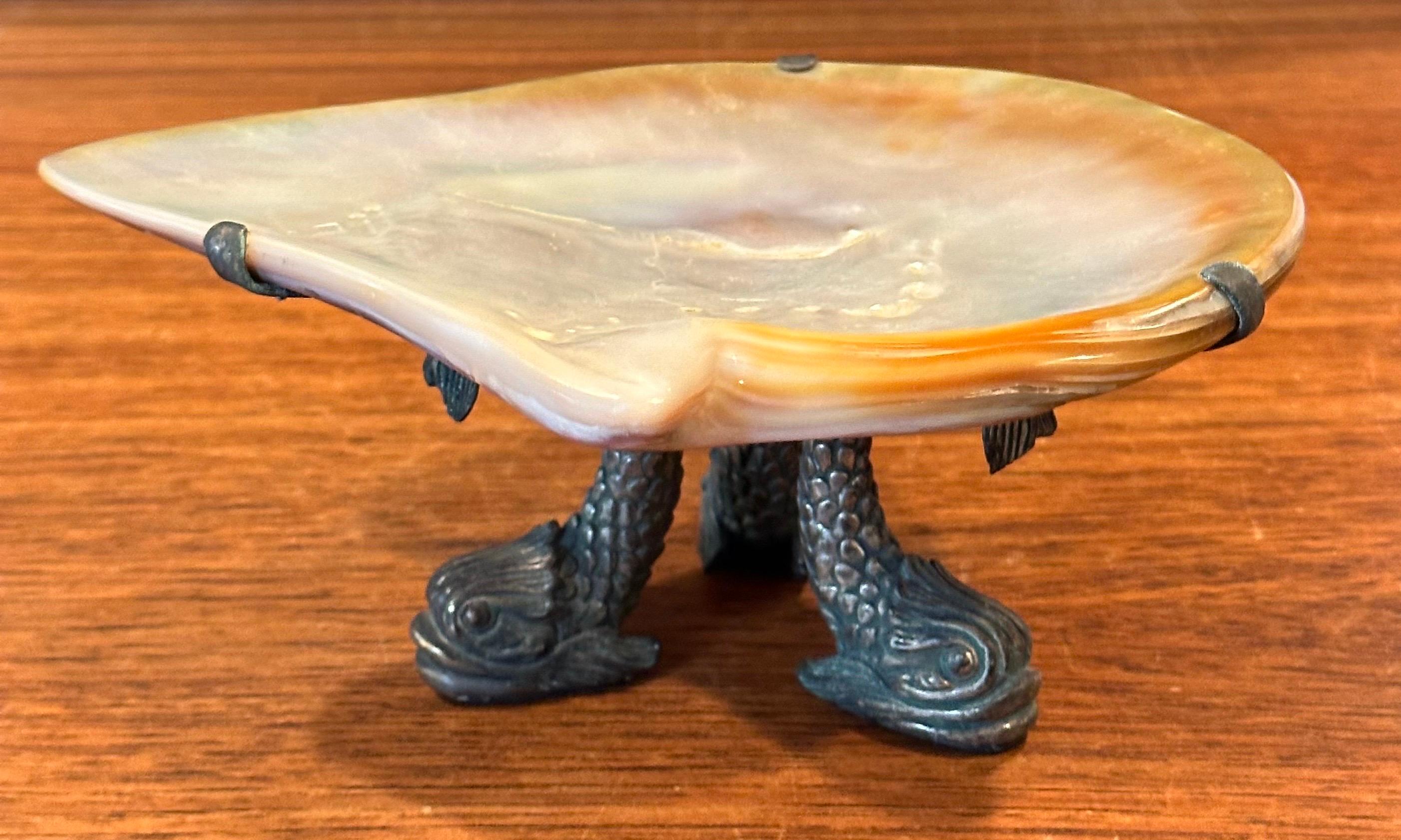 Plato para caviar de nácar y bronce de Maitland Smith siglo XX en venta