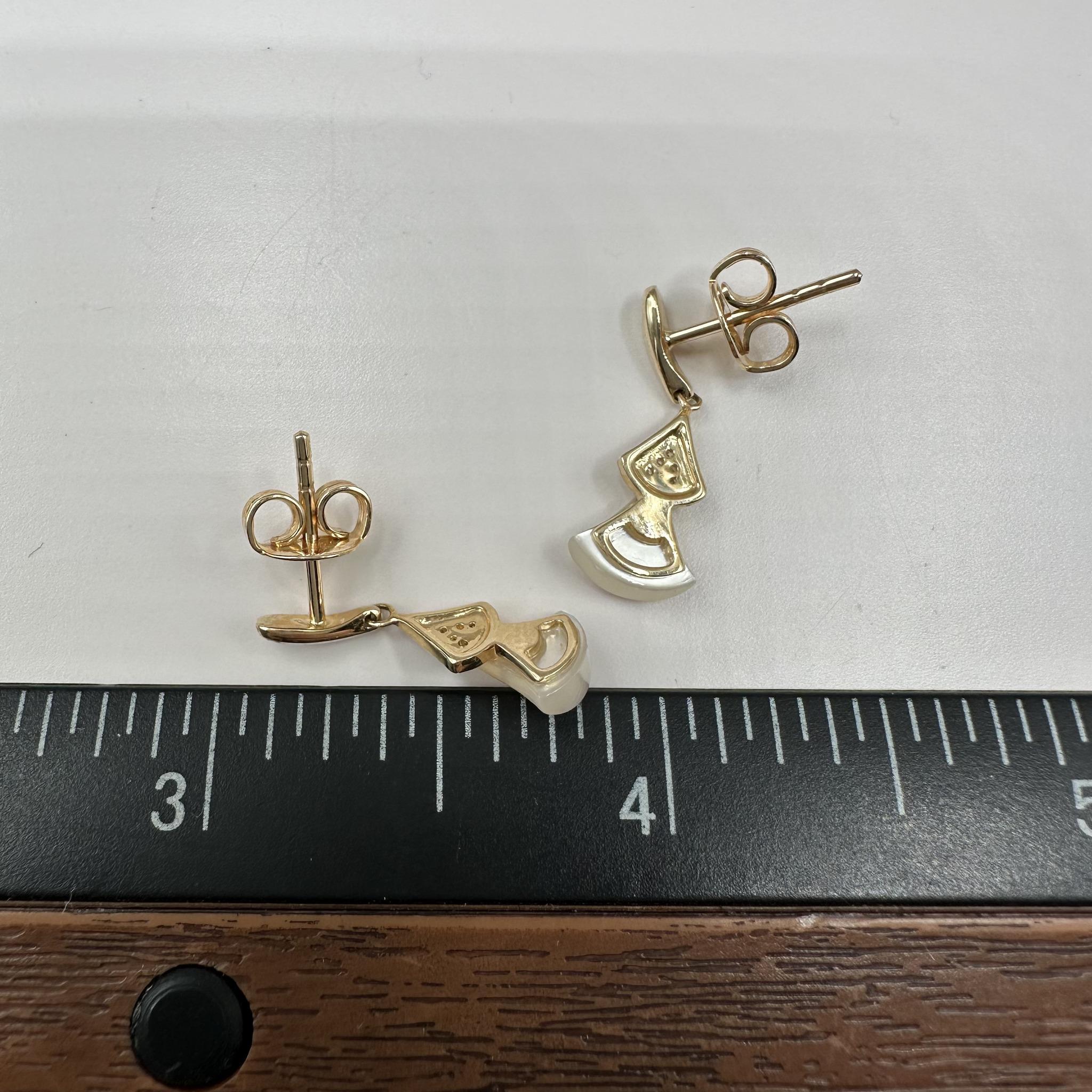 Boucles d'oreilles pendantes en nacre et diamant en or jaune 14kt - 0.10ctw Dia Pour femmes en vente