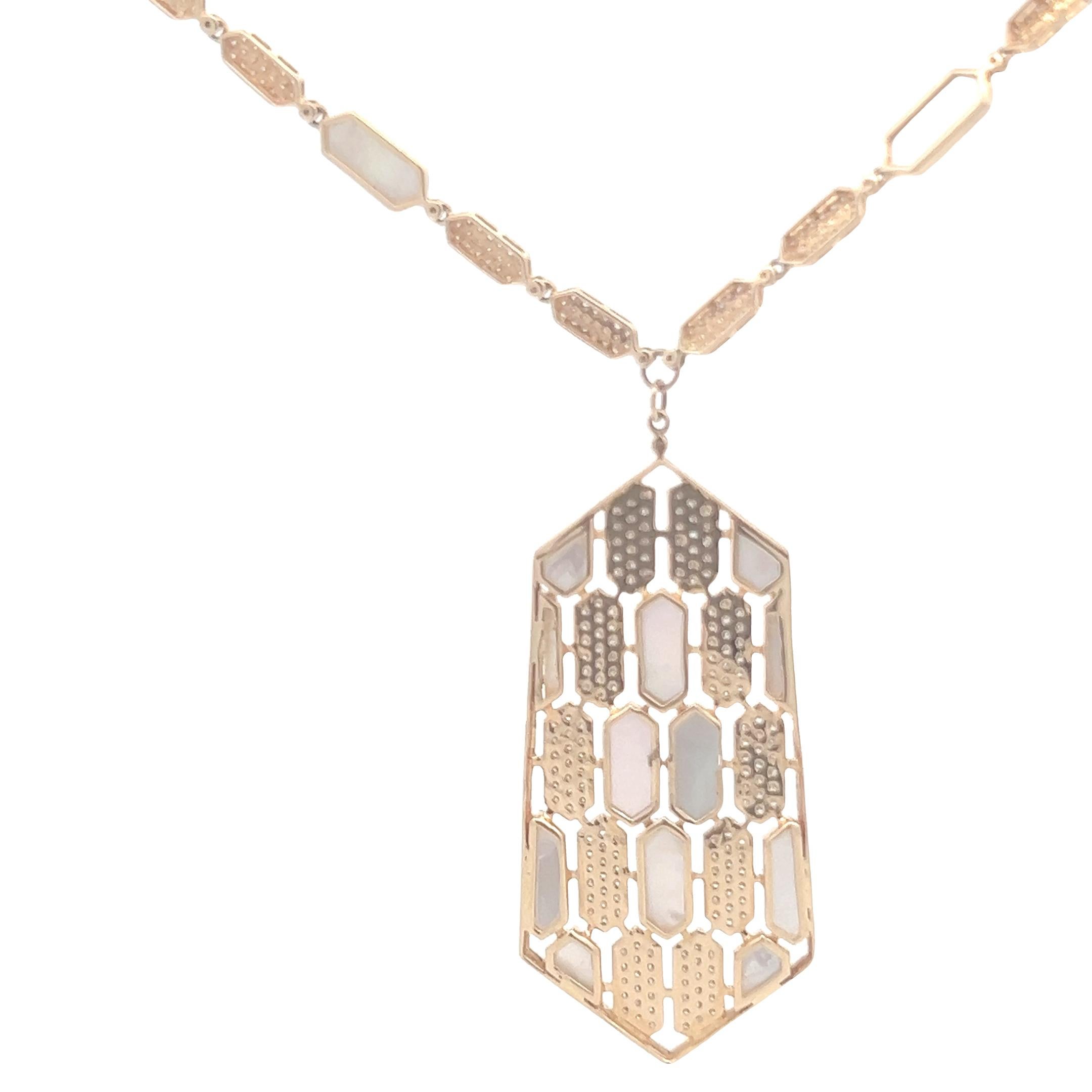 De las mujeres Collar de madreperla y diamantes en venta