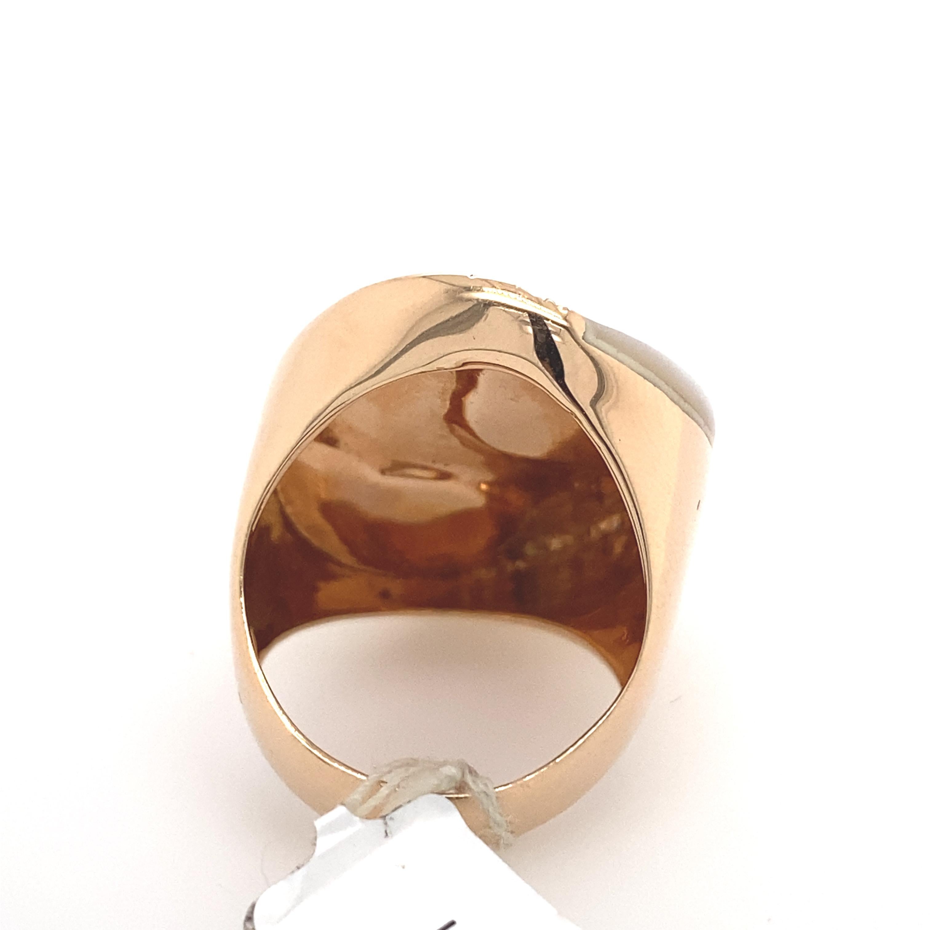 Mother of Pearl and Diamond Ring 18 Karat Rose Gold In New Condition For Sale In BEVERLY HILLS, CA