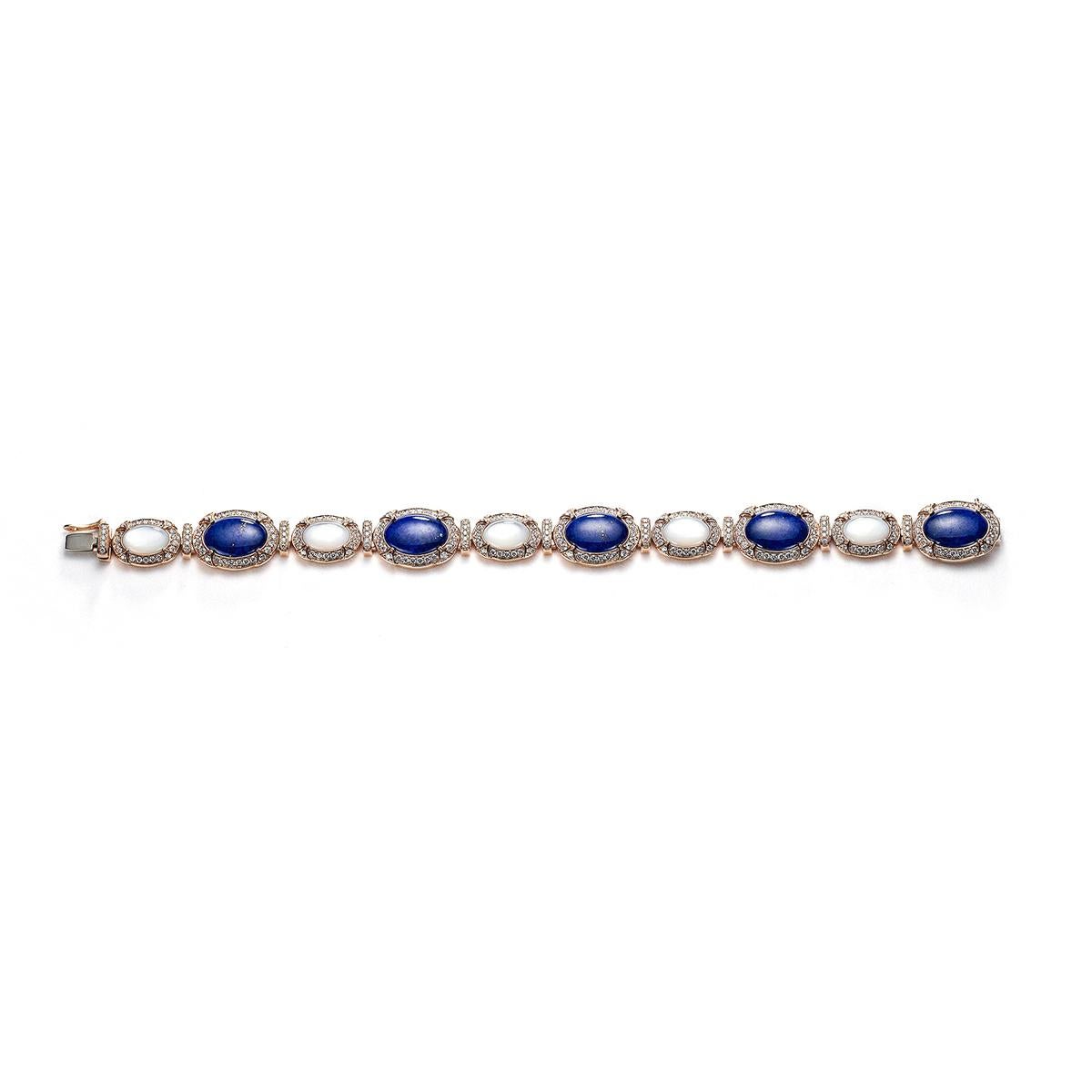 Armband aus 18-karätigem Rotgold, besetzt mit 290 Diamanten (2,47 ct), 5 Perlmuttsplittern (4,56 ct) und 5 Lapislazulis (9,93 ct)    