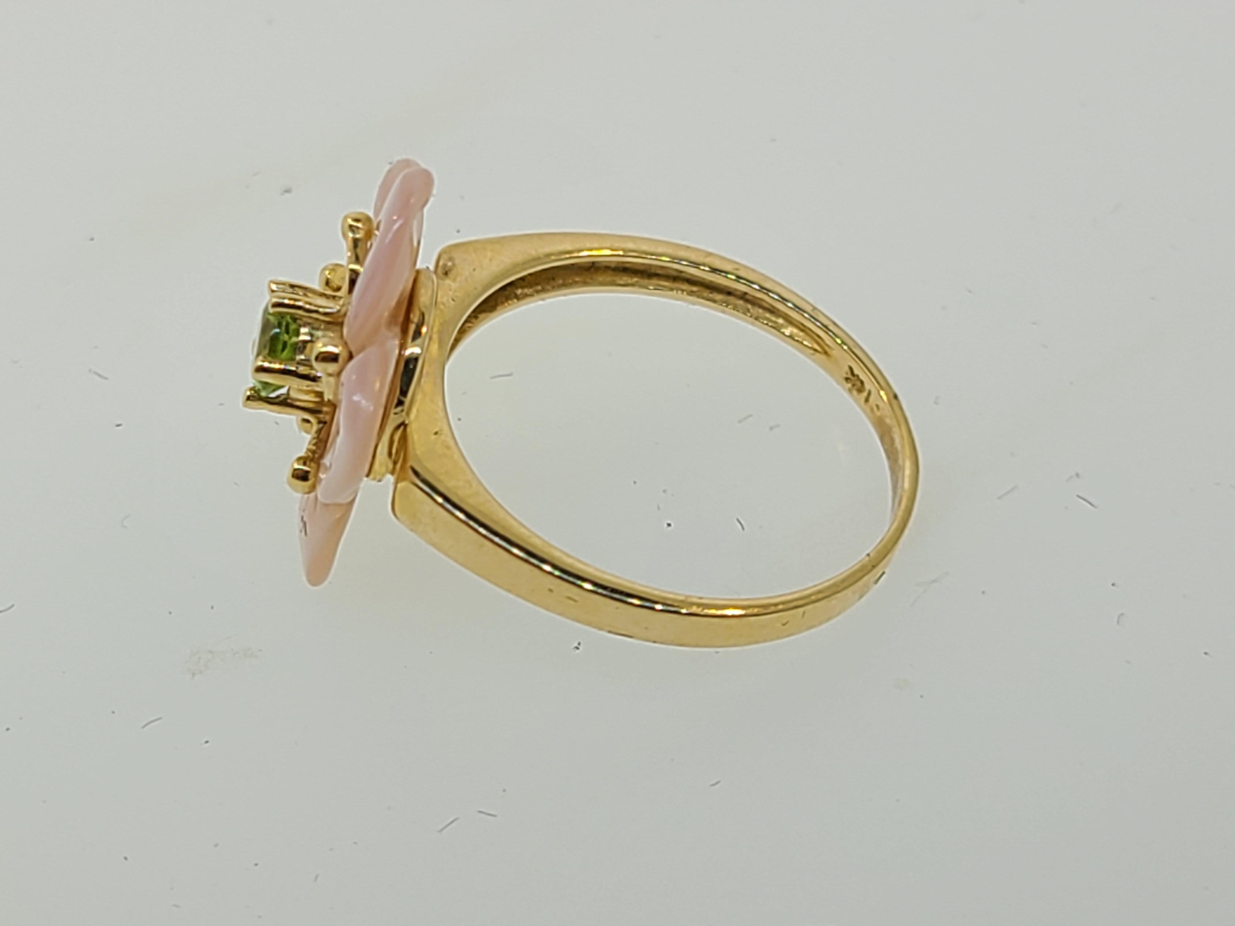 Perlmutt und Peridot 14K Blumenring (Zeitgenössisch)