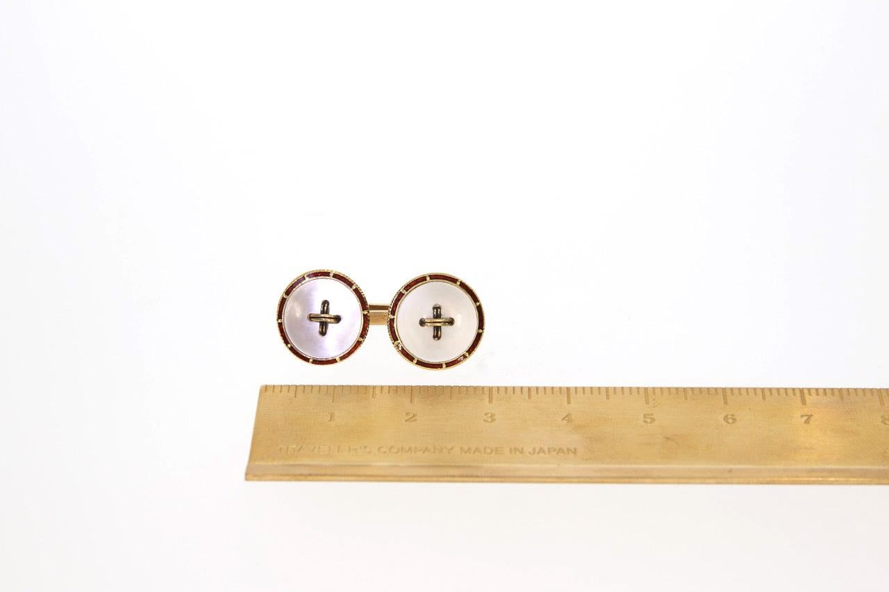 Mother-of-Pearl and Red Enamel and Yellow Gold Cufflinks, circa 1930 For Sale 1