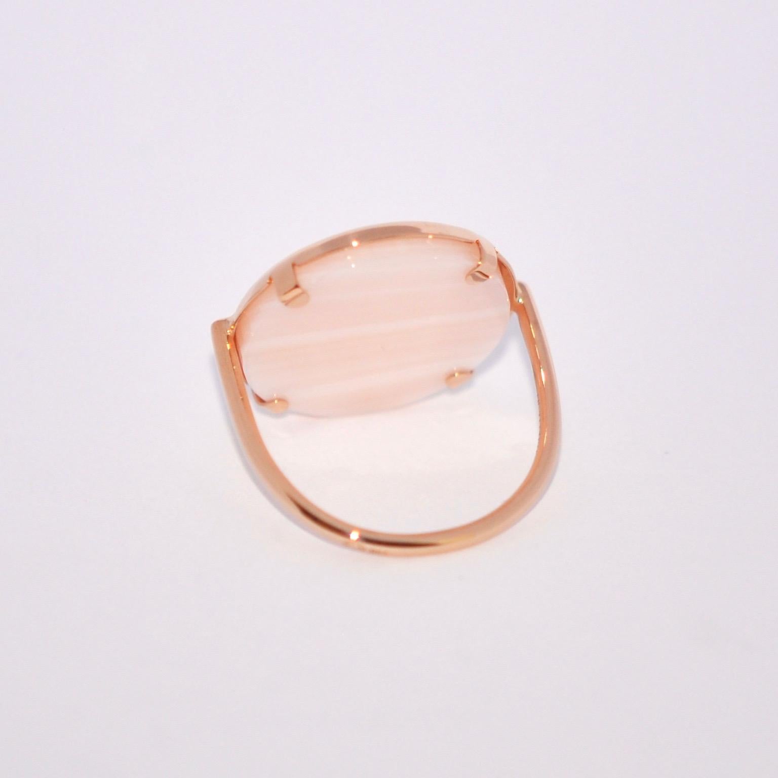Mother-of-Pearl and Rose Gold 18 Karat Fashion Ring In New Condition In Vannes, FR