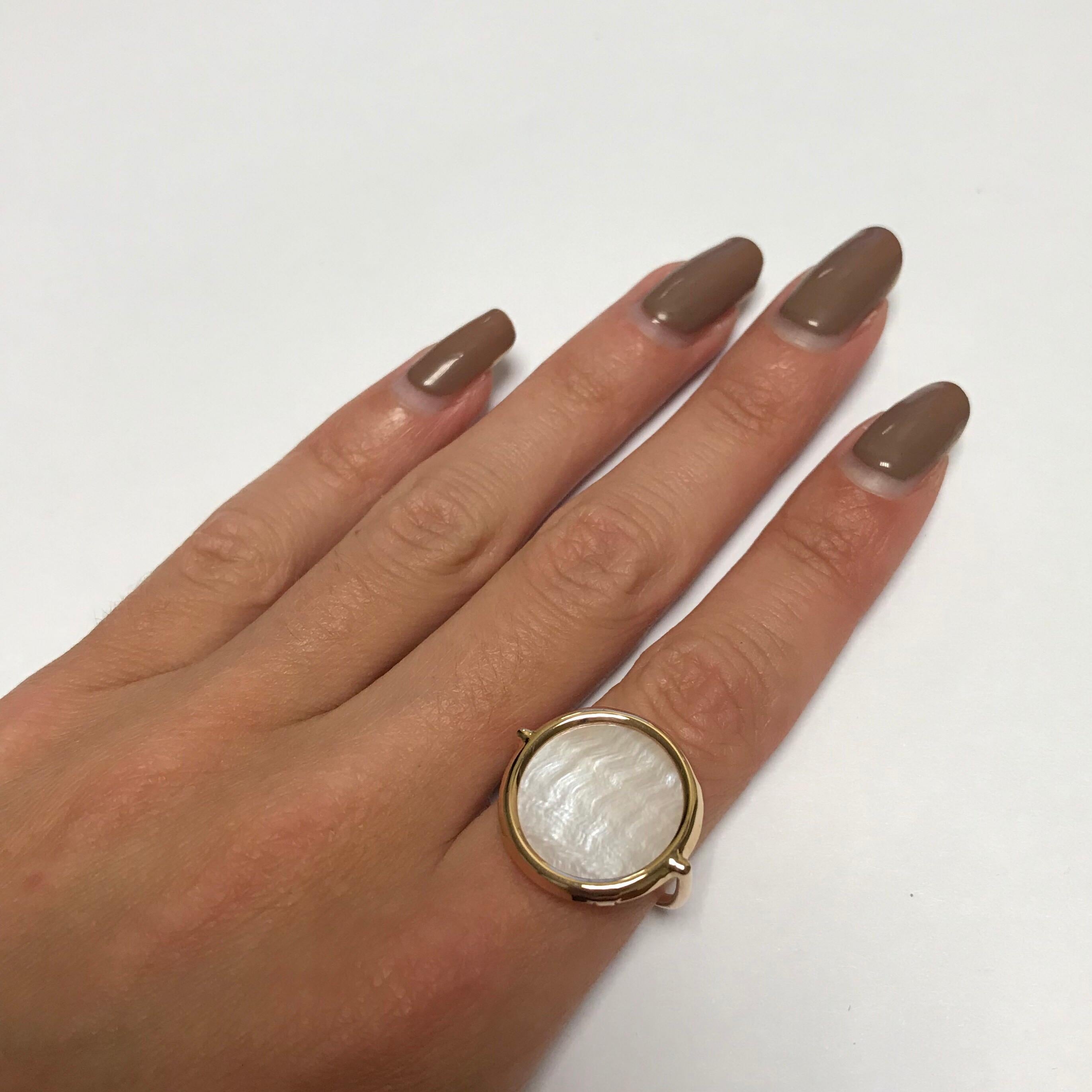 Women's Mother-of-Pearl and Rose Gold 18 Karat Fashion Ring