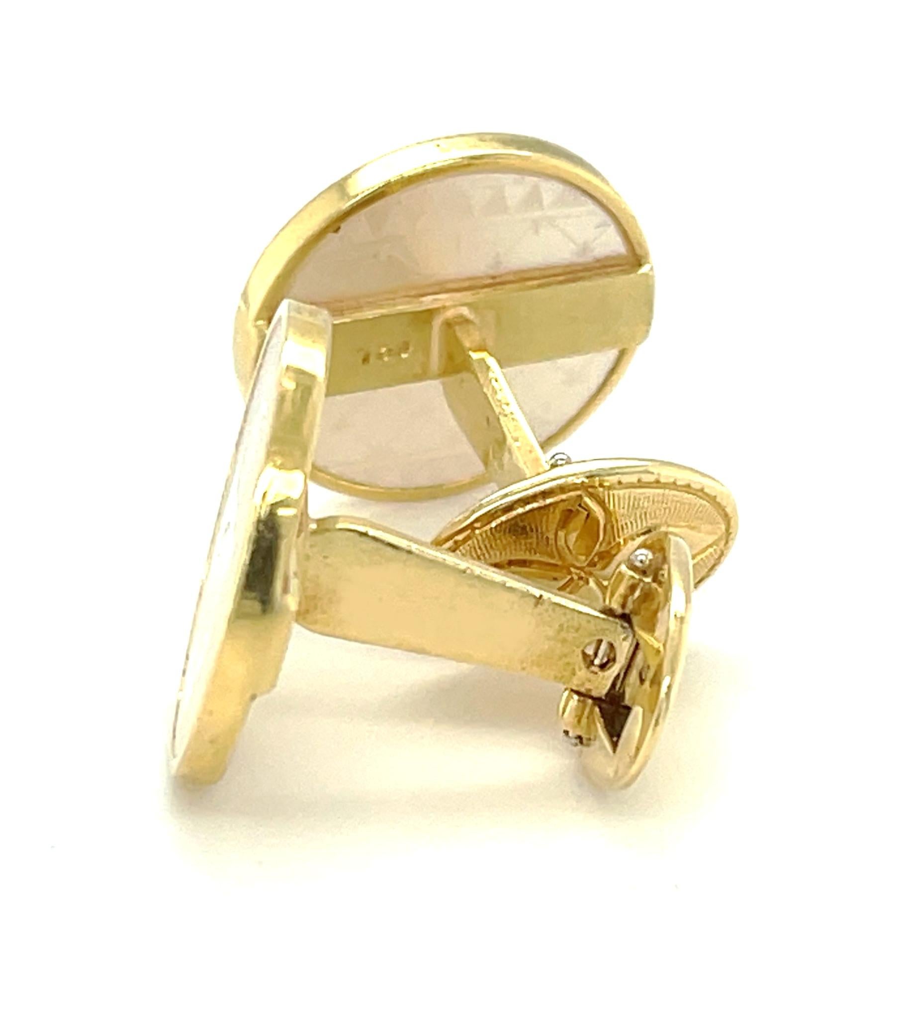 Mother-of-pearl Antique Gaming Counter, 18k Yellow Gold Bezel Cuff Links In New Condition For Sale In Los Angeles, CA