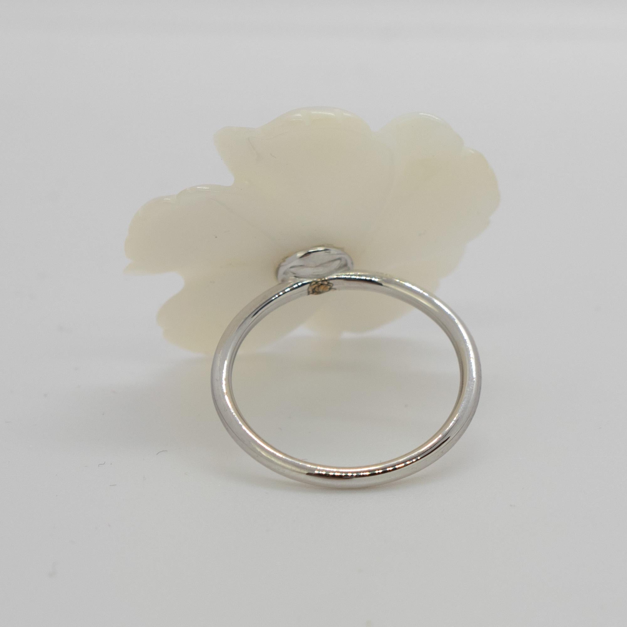 Mother of Pearl Carved Flower Diamond 18 Karat Gold Cocktail Ring Intini Jewels For Sale 2