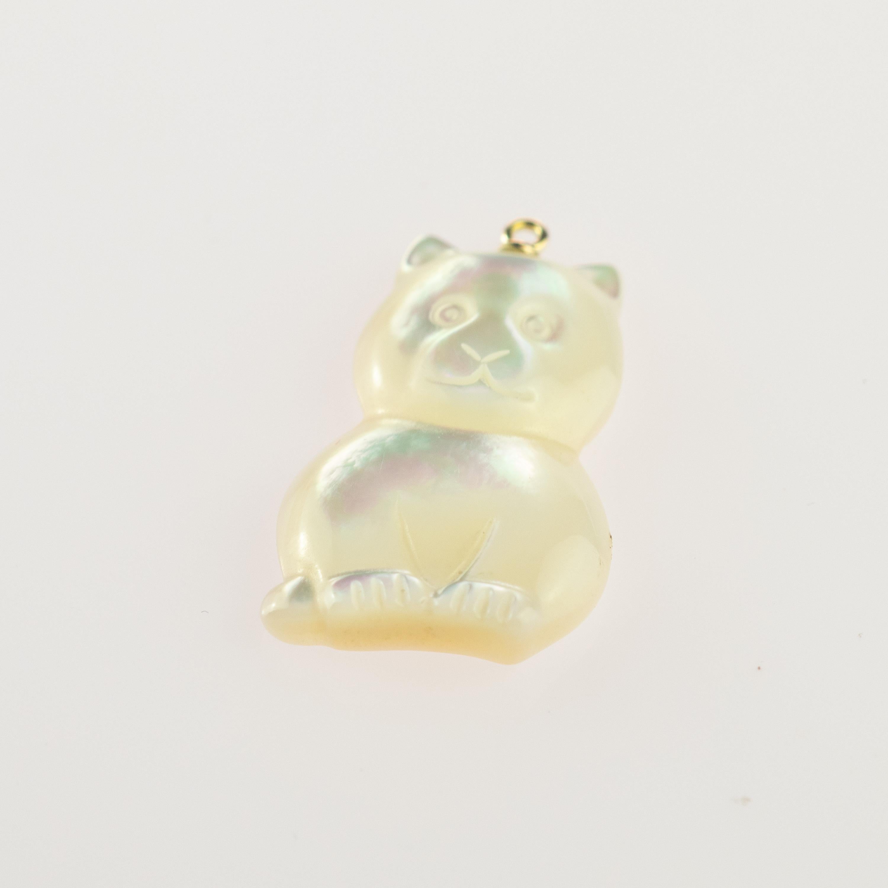 Mother of Pearl Cat Feline Bear 18 Karat Gold Handmade Animal Pendant Necklace In New Condition For Sale In Milano, IT