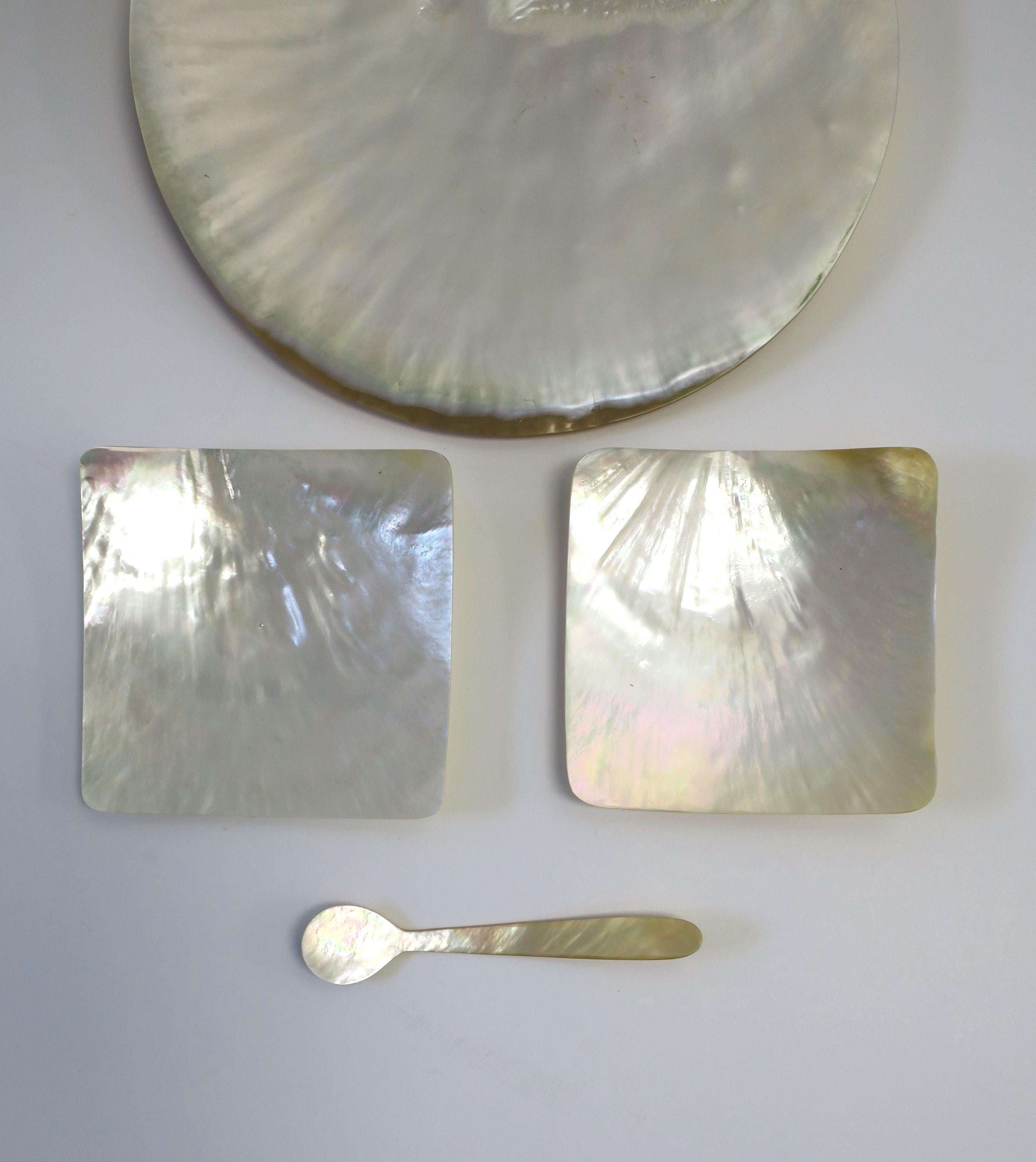 Mother-of-Pearl Mother of Pearl Caviar Dish and Spoon Set, Set of 4 For Sale