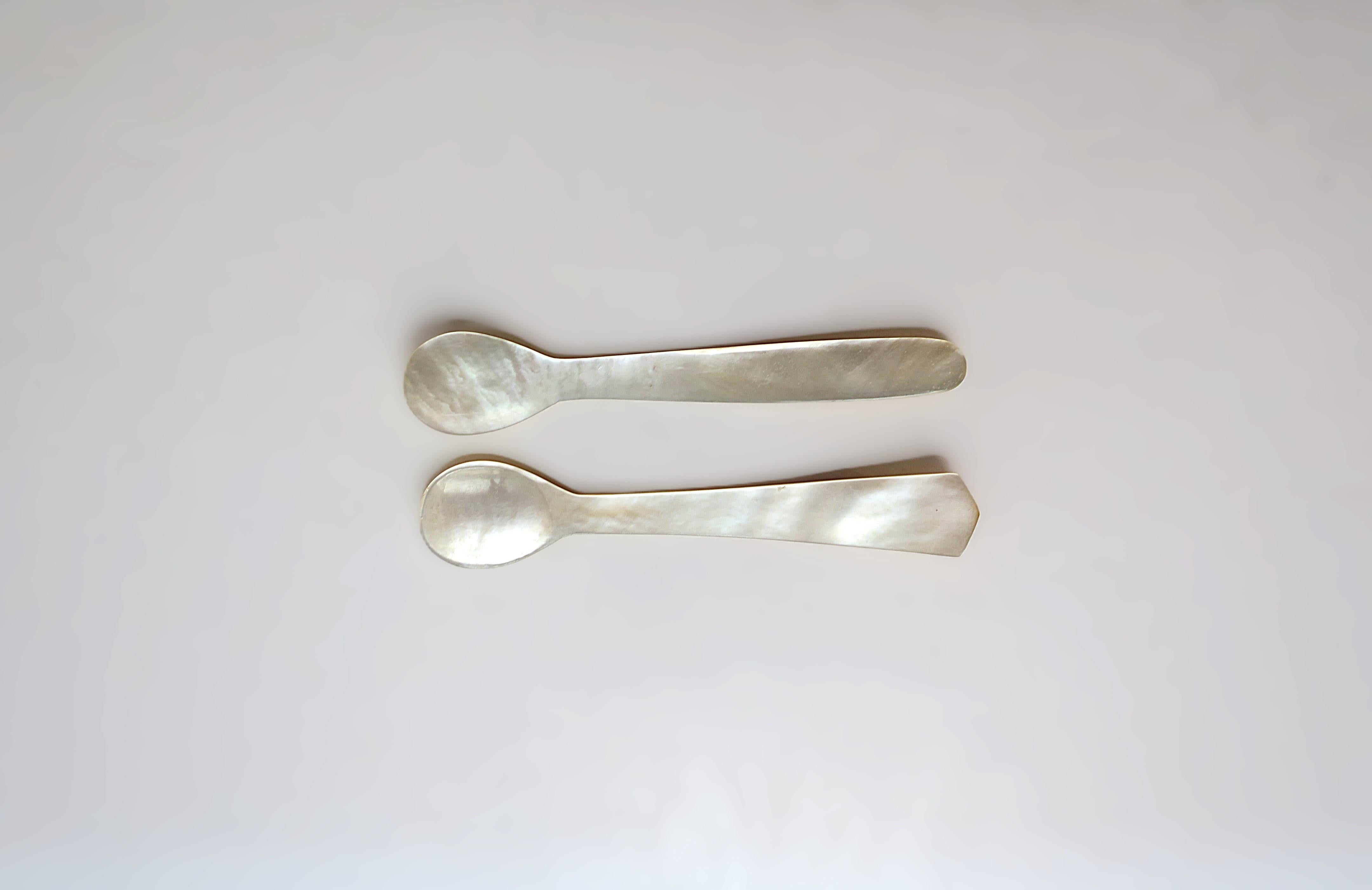Mother of Pearl Caviar Spoons, Set of 2 For Sale 2