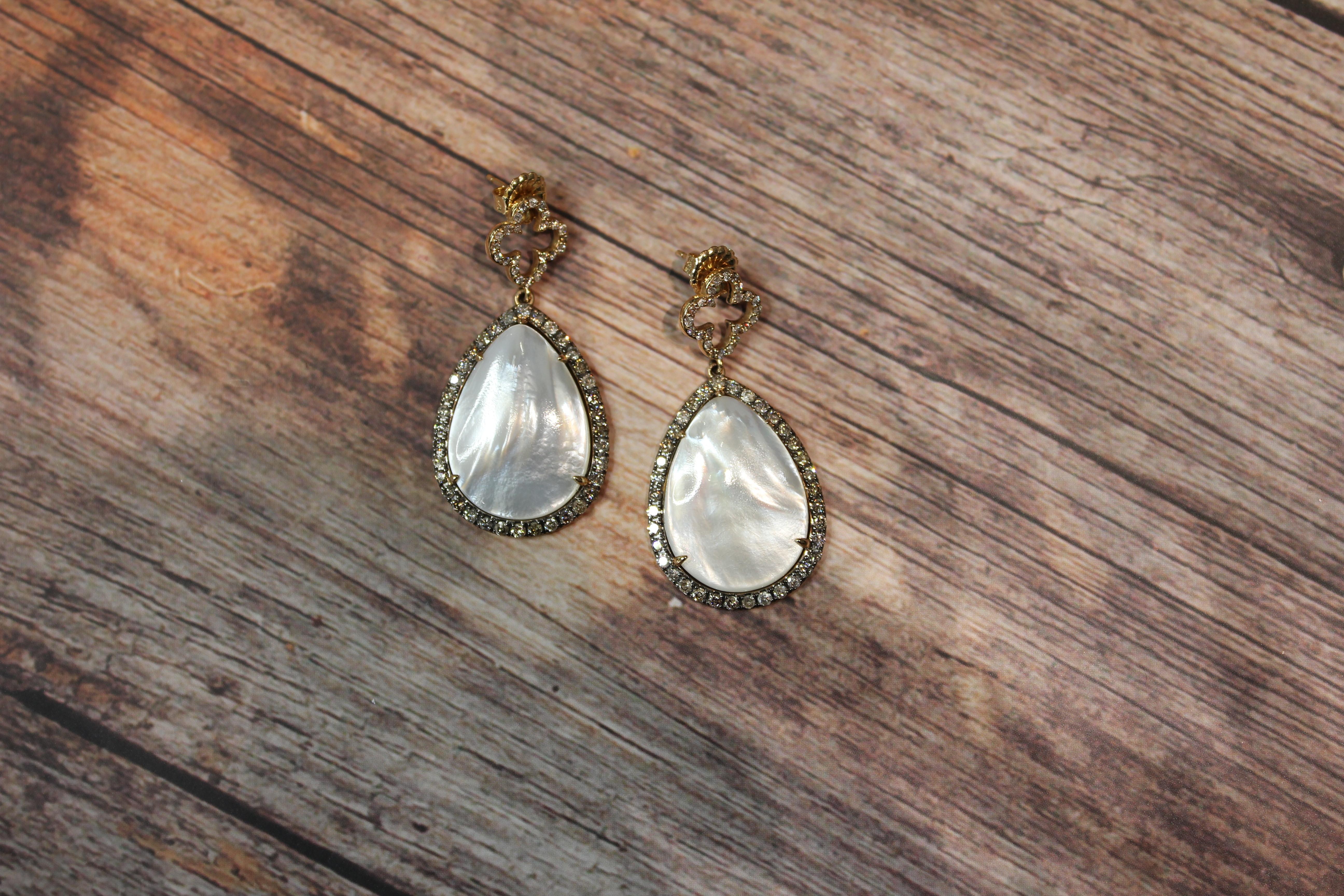 Women's Mother of Pearl Clover Cognac Silver White Diamonds Halo Drop 14k Gold Earrings For Sale