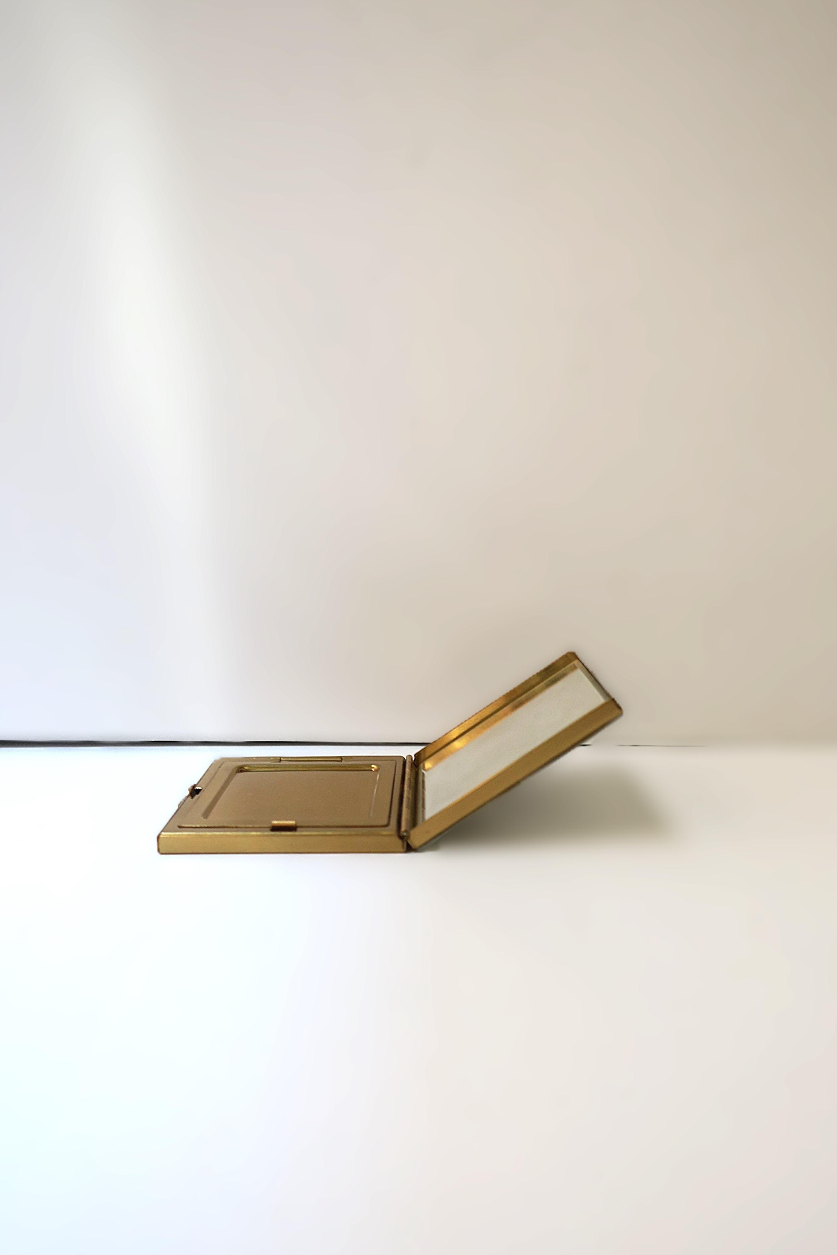 Miroir compact en nacre en vente 1