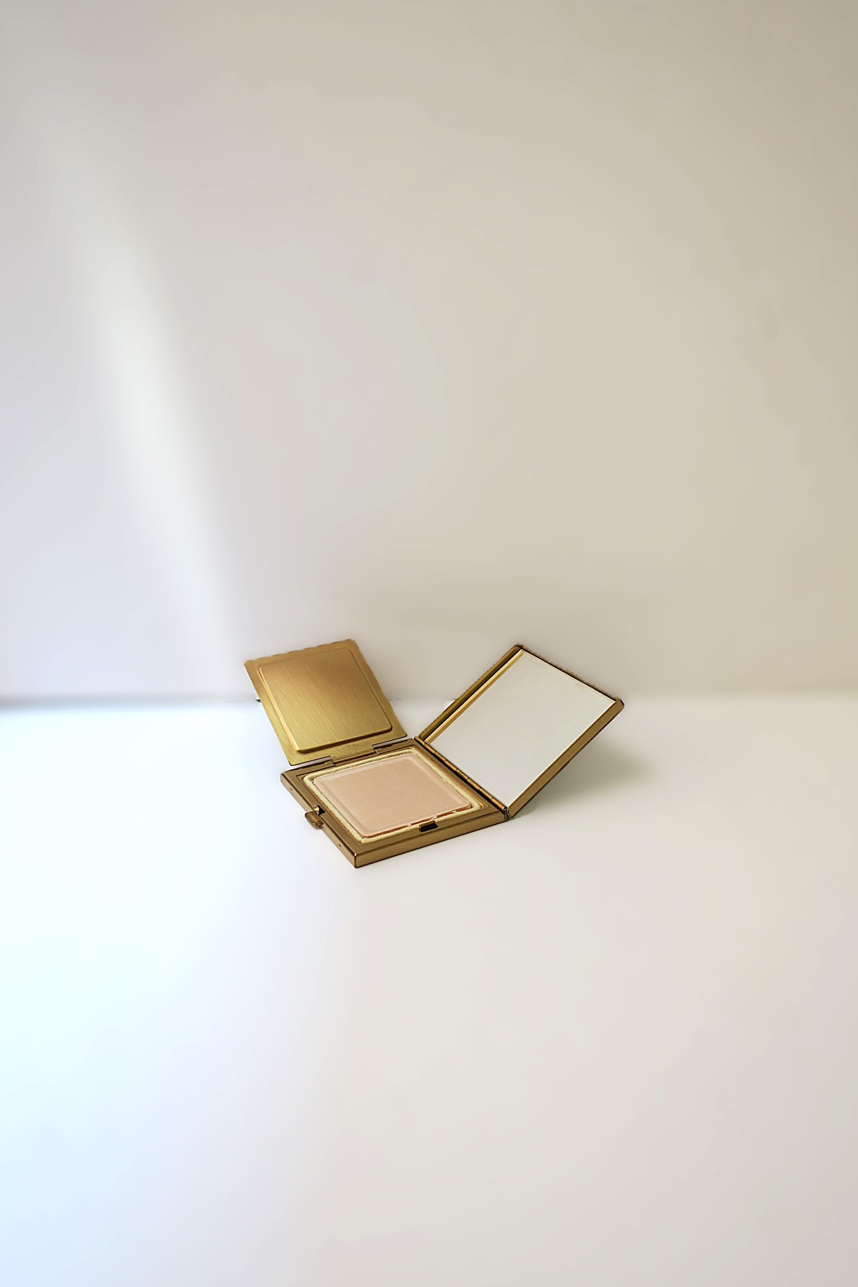 Miroir compact en nacre en vente 5