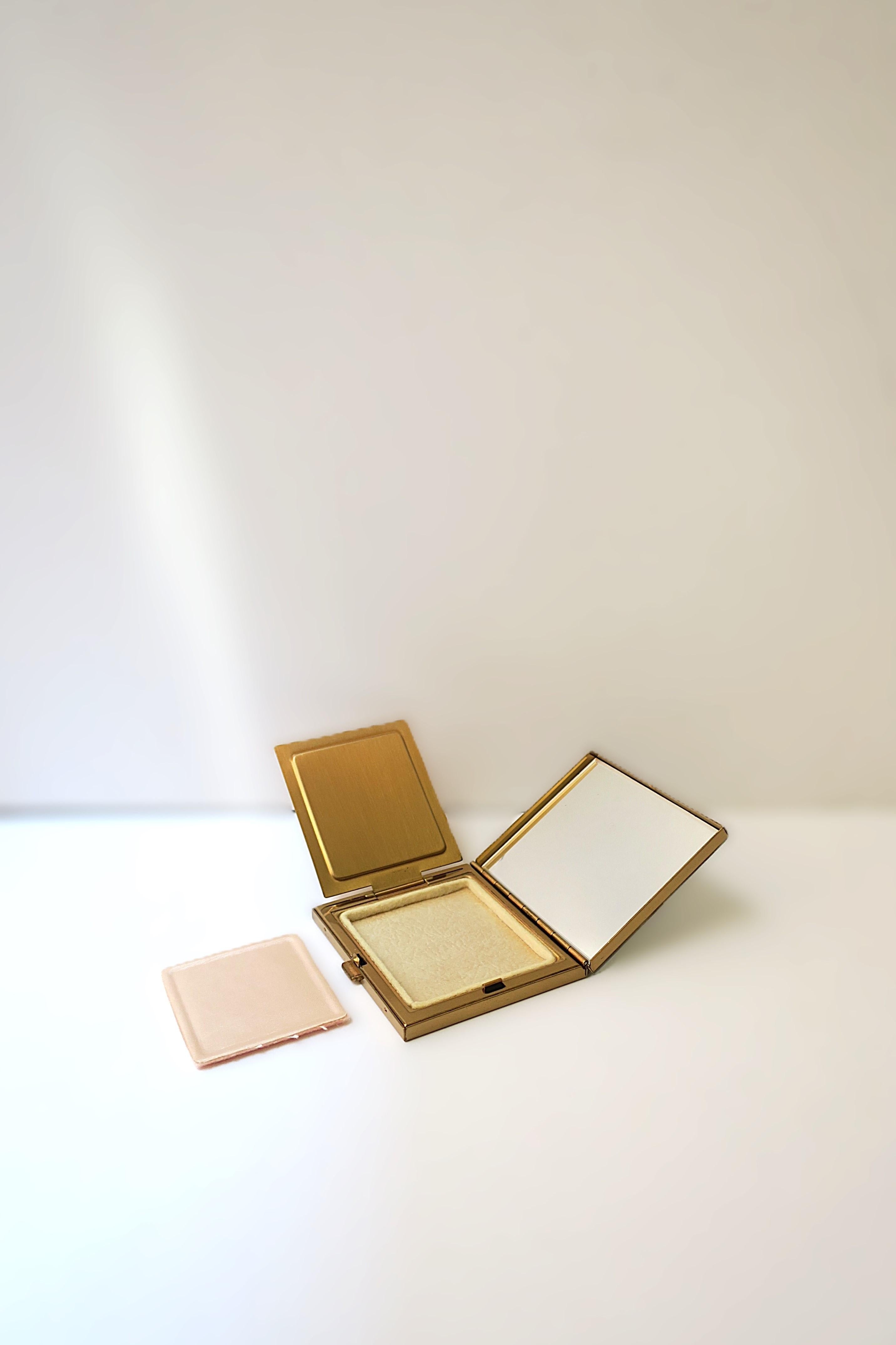 Miroir compact en nacre en vente 6