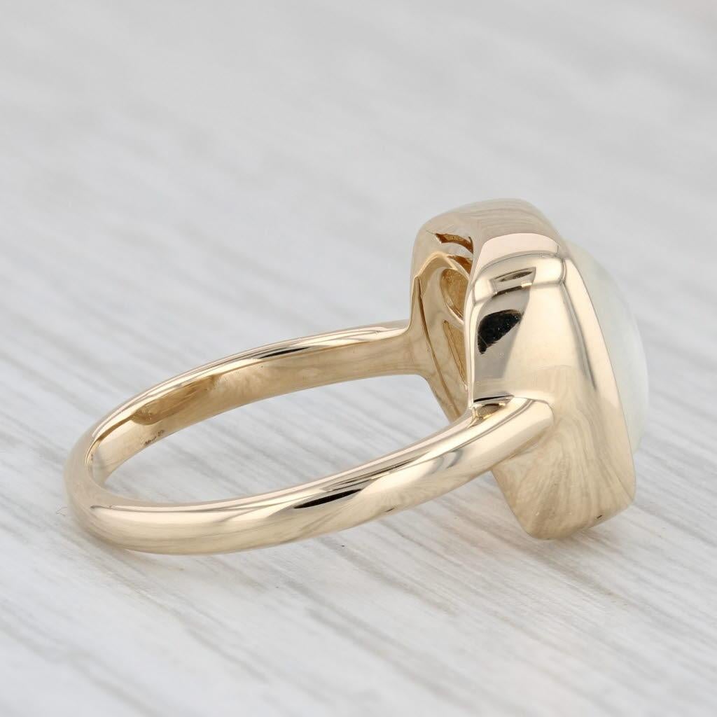 Anillo solitario con cabujón de nácar en oro amarillo de 14k Tamaño 7,25 en Bueno Estado en McLeansville, NC