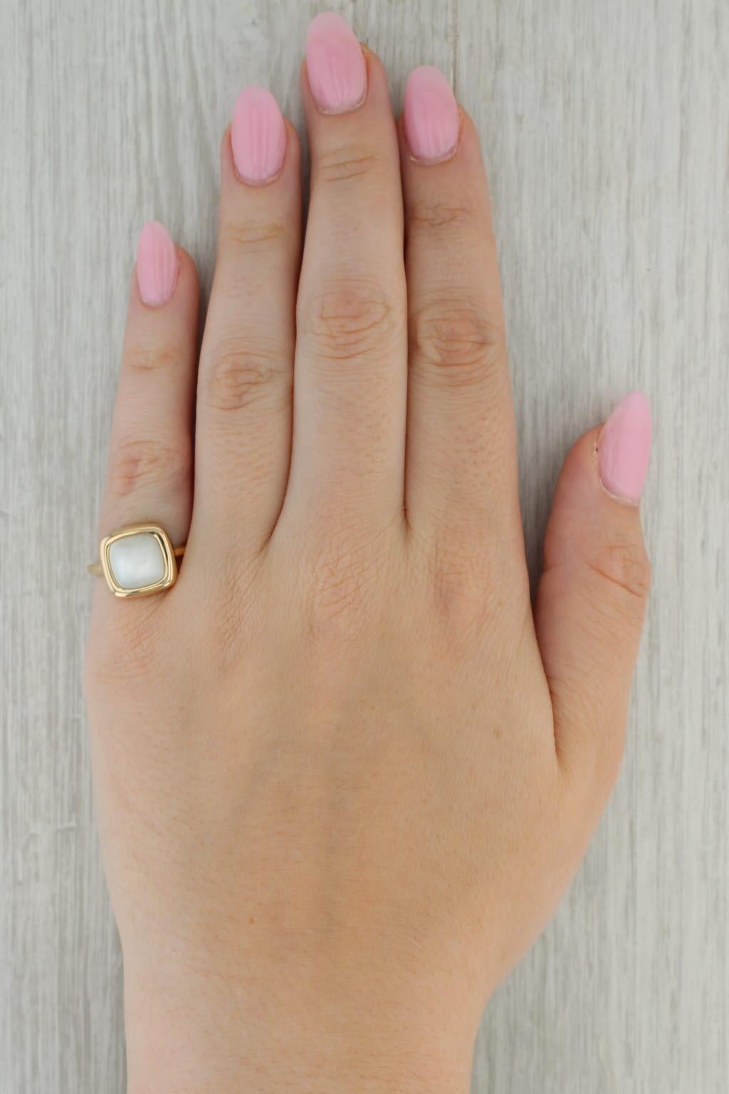 Anillo solitario con cabujón de nácar en oro amarillo de 14k Tamaño 7,25 3