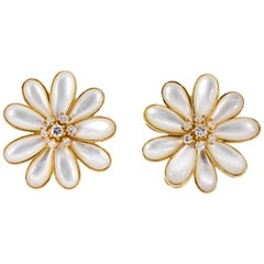 Mother of Pearl Daisy Gold Earrings