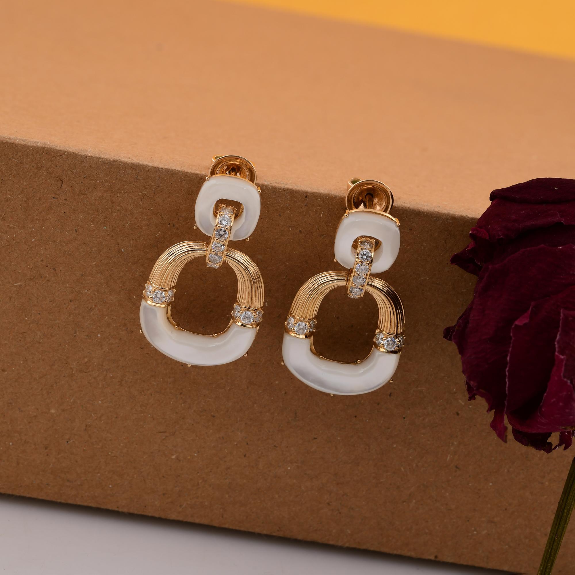 Pendientes colgantes de madreperla Claridad SI Color HI Diamante Oro blanco de 10 quilates Corte redondo en venta