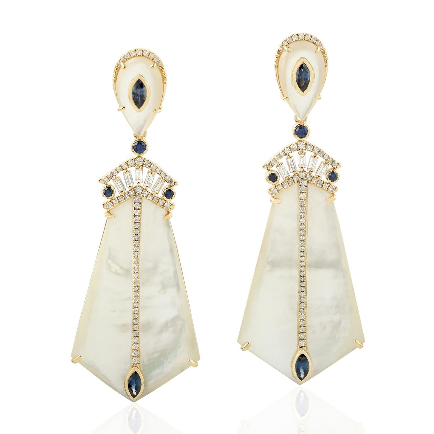 Mother of Pearl Diamond 18 Karat Gold Earrings In New Condition For Sale In Hoffman Estate, IL